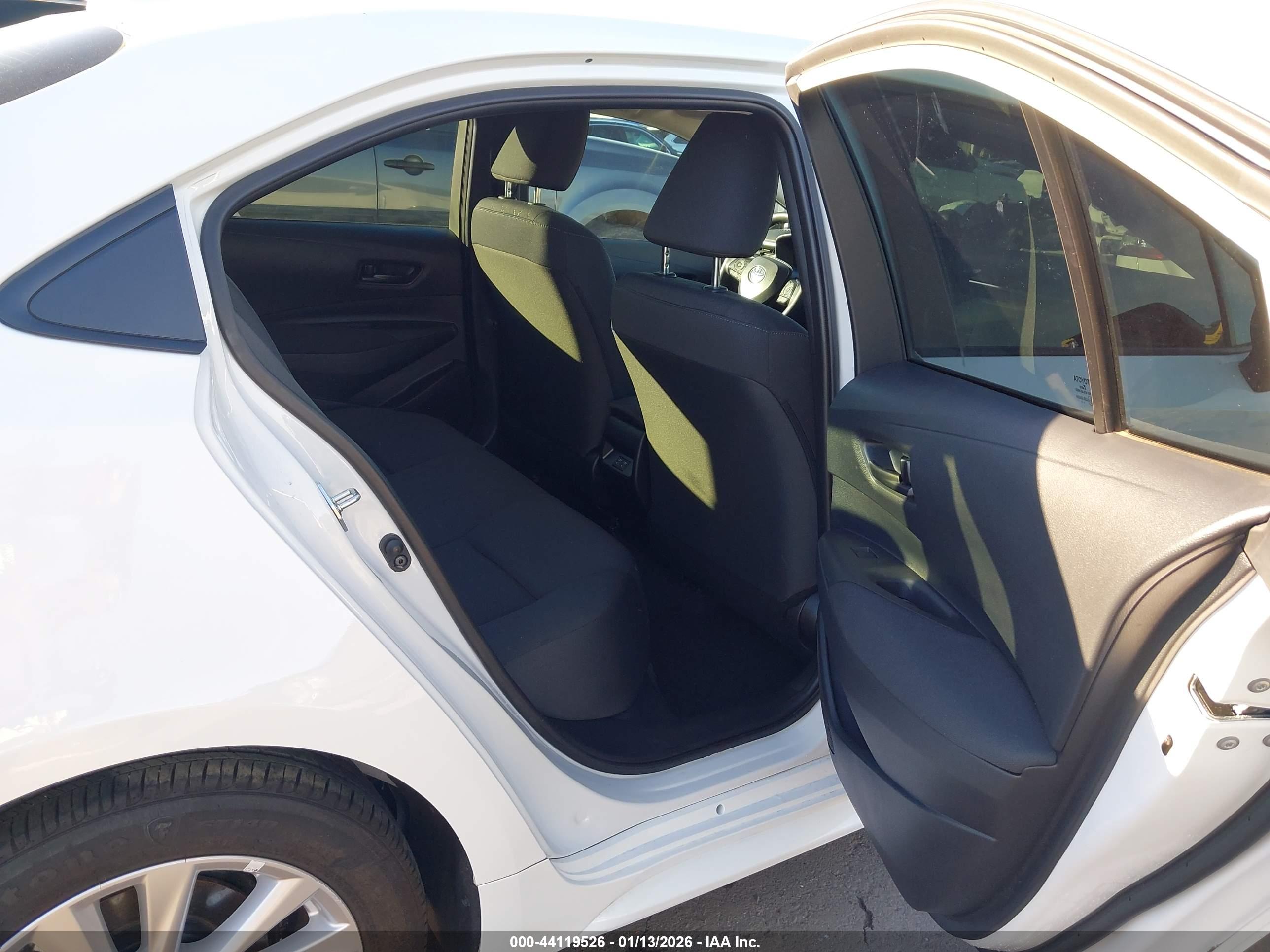 TOYOTA COROLLA image 8