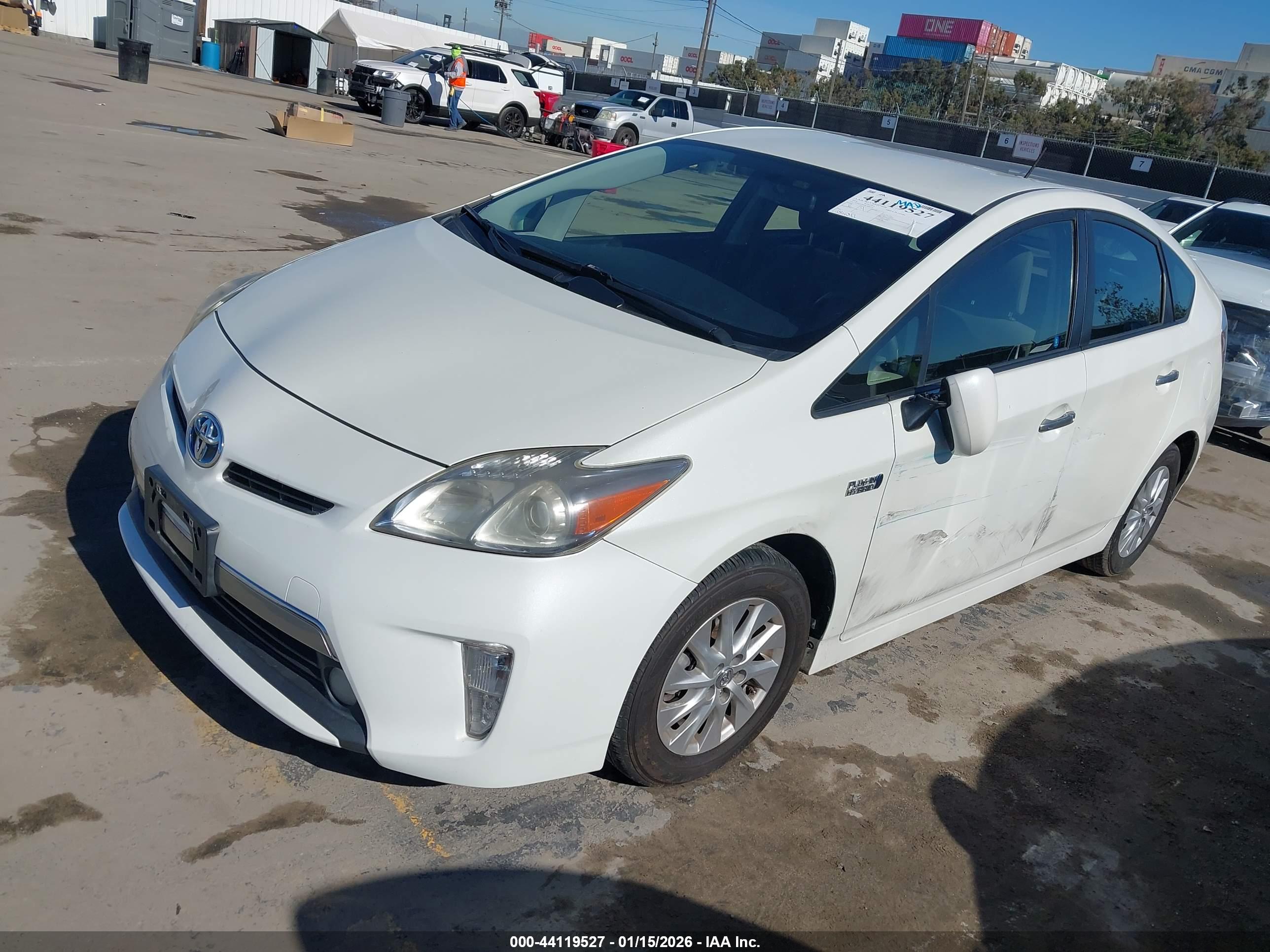 TOYOTA PRIUS image 2