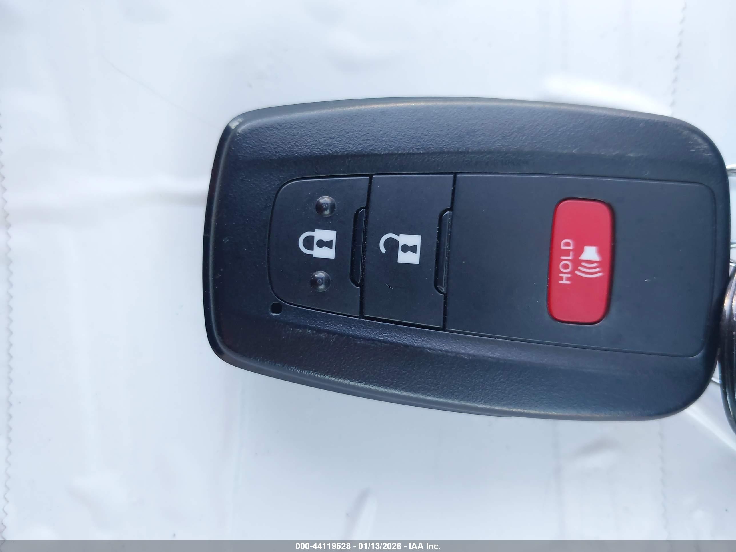 TOYOTA RAV4 image 11