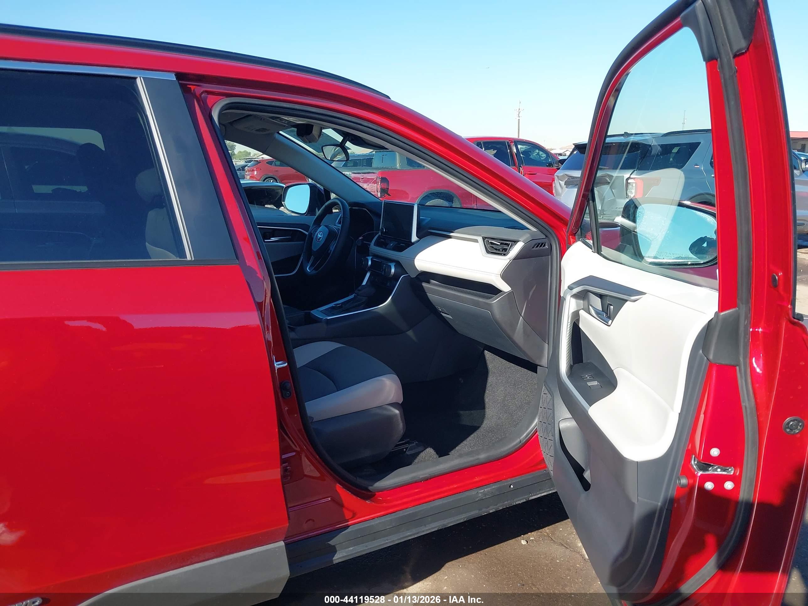 TOYOTA RAV4 image 5