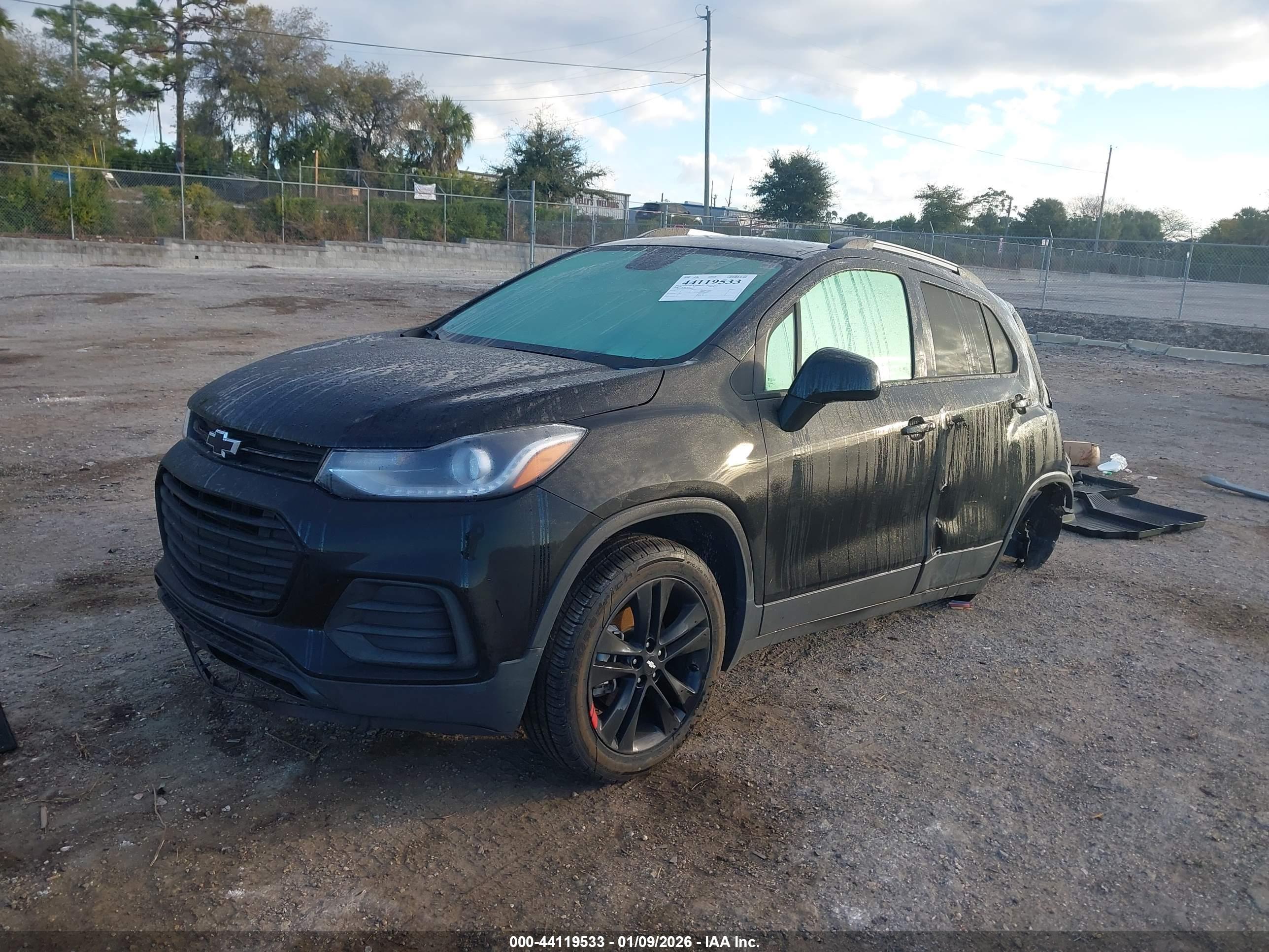 CHEVROLET TRAX image 2