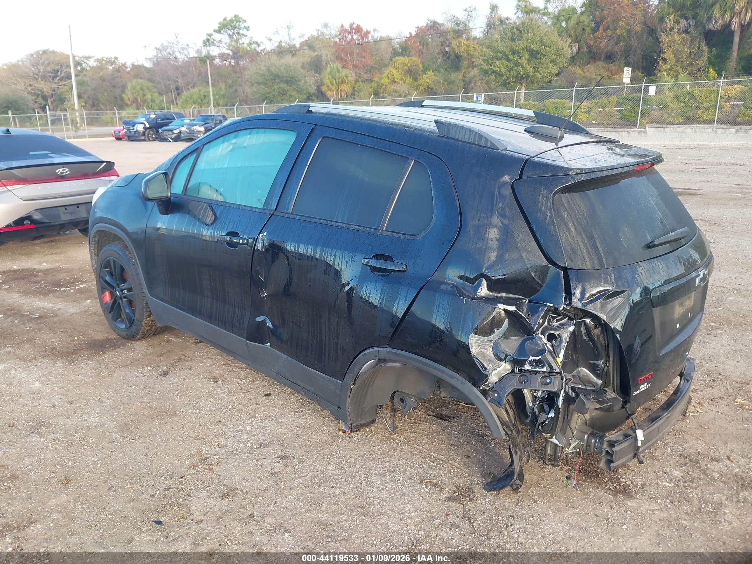CHEVROLET TRAX image 3