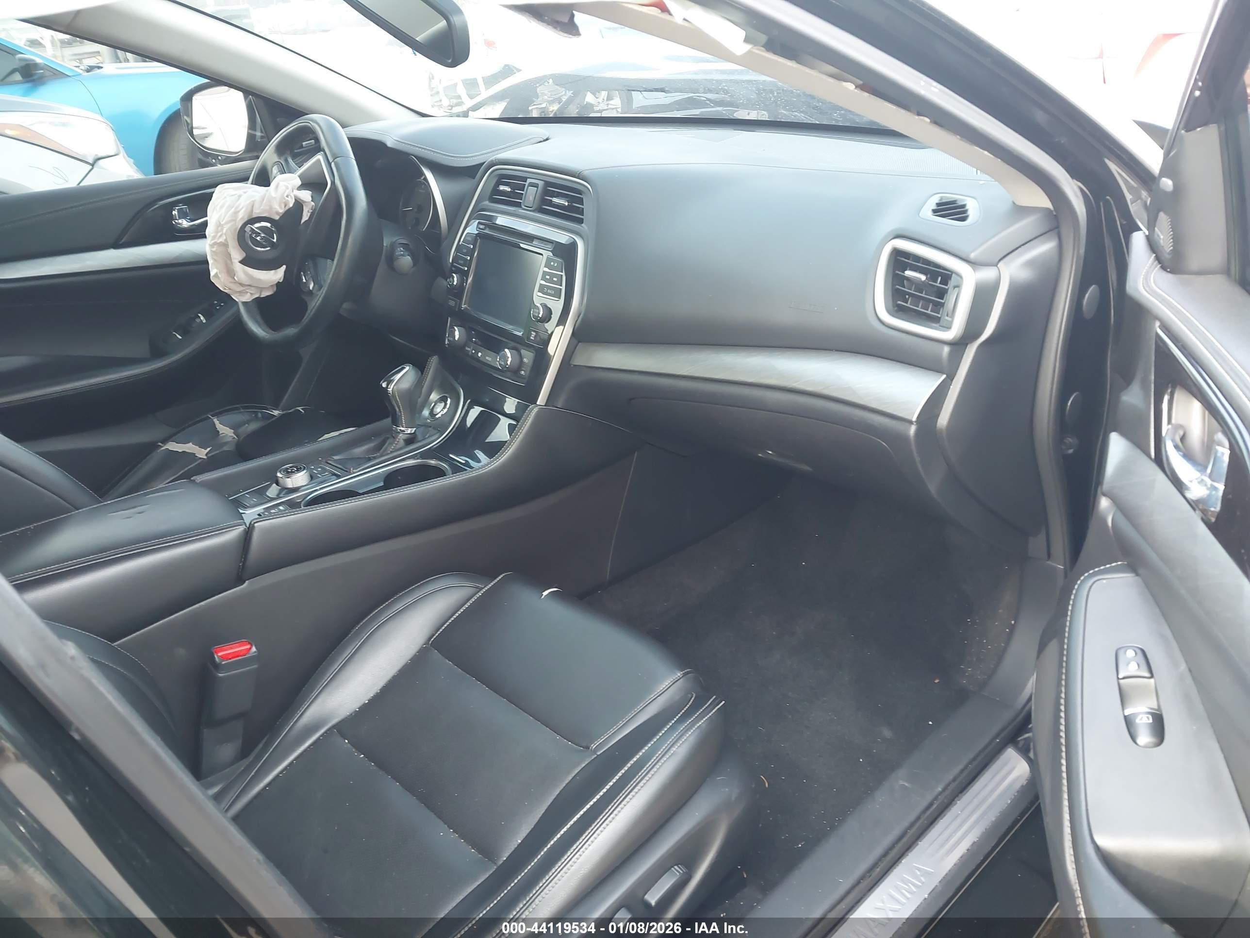 NISSAN MAXIMA image 5