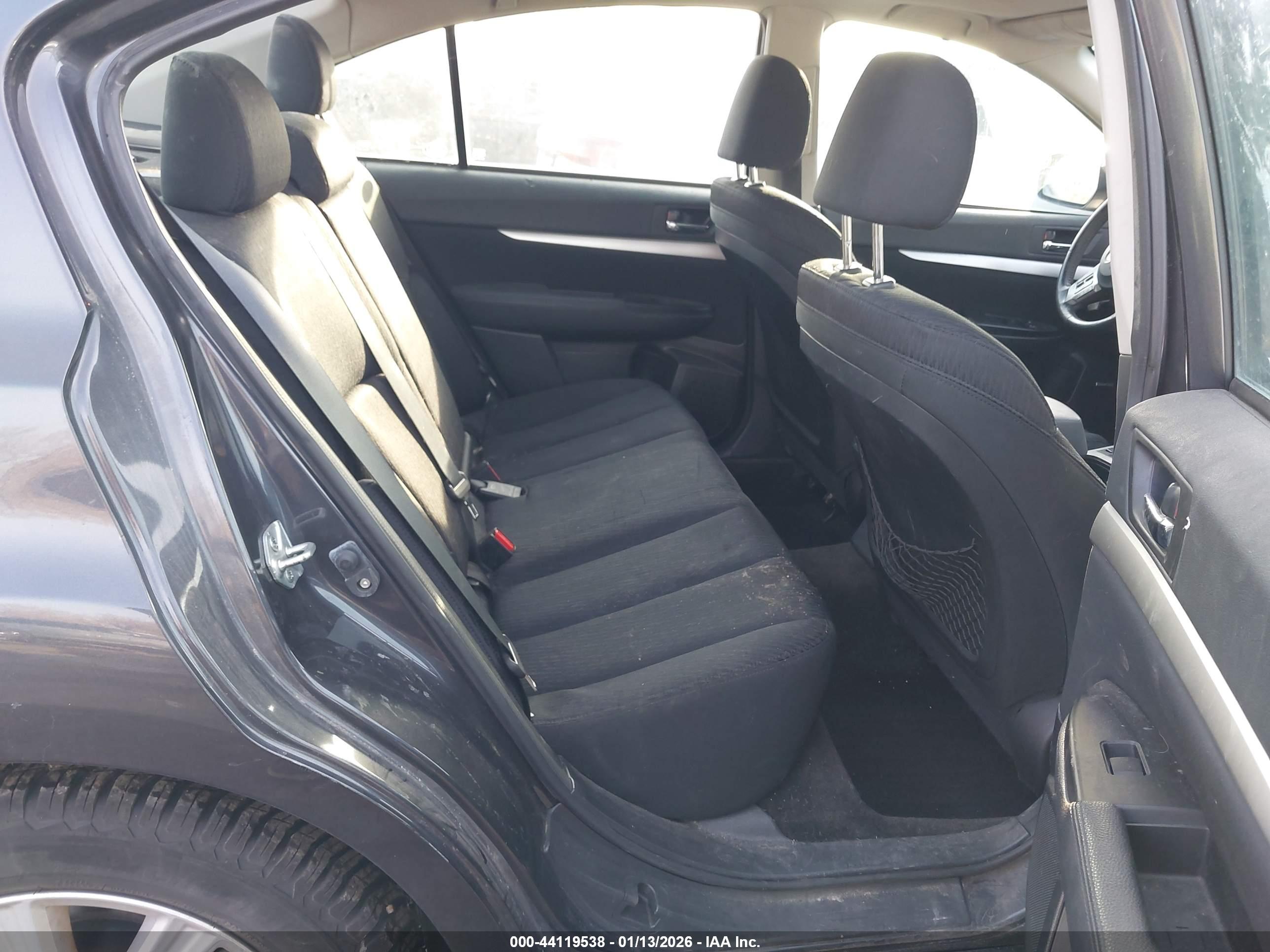SUBARU LEGACY image 8