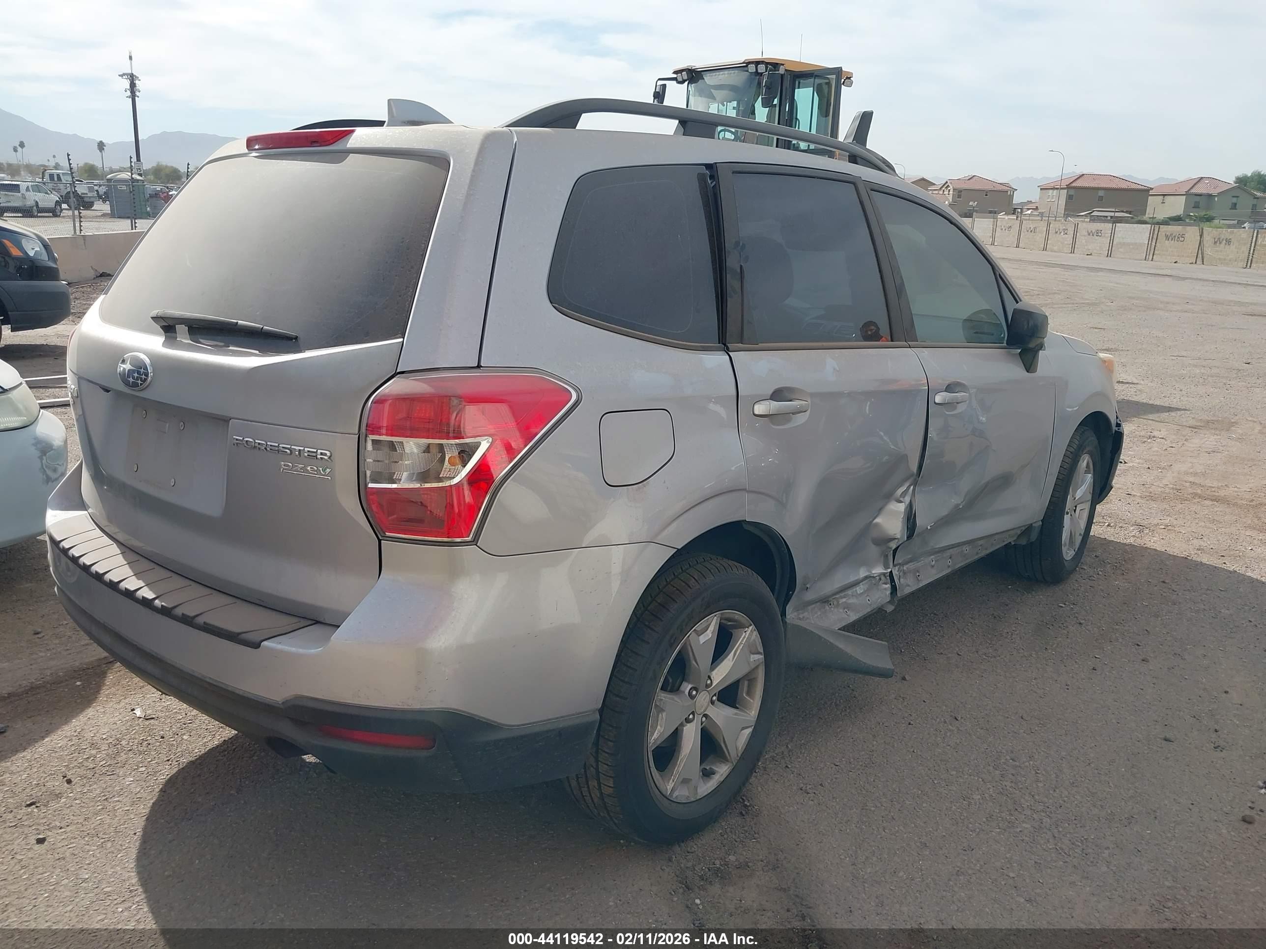 SUBARU FORESTER image 4