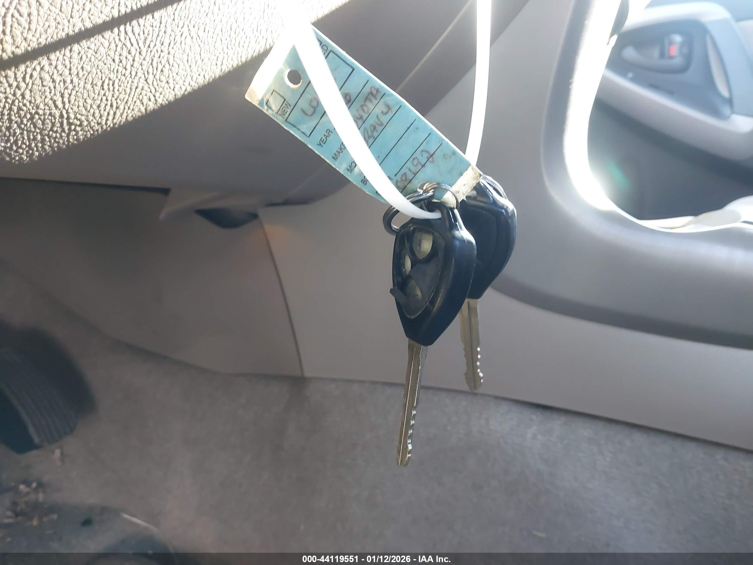 TOYOTA RAV4 image 11