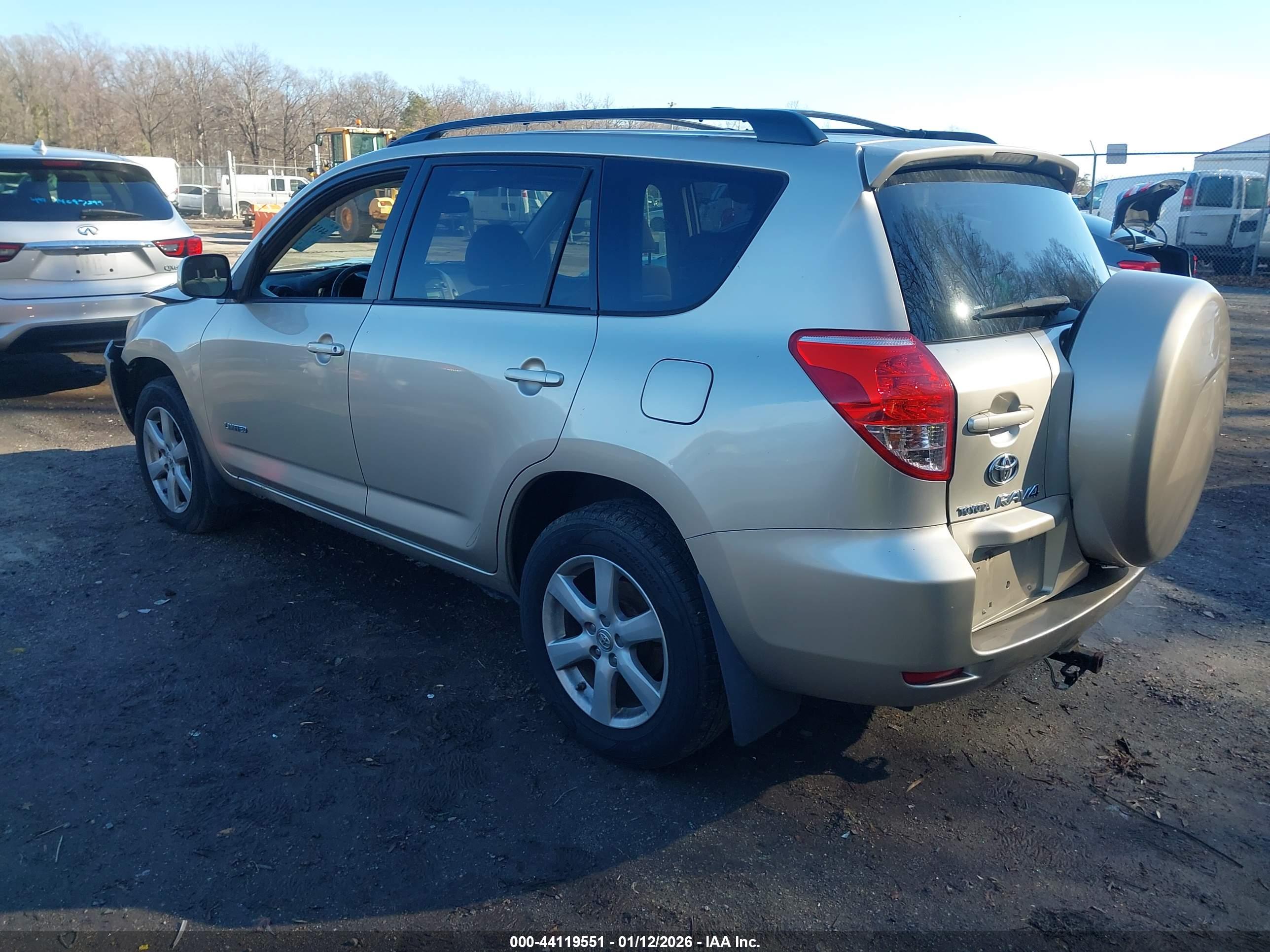 TOYOTA RAV4 image 3