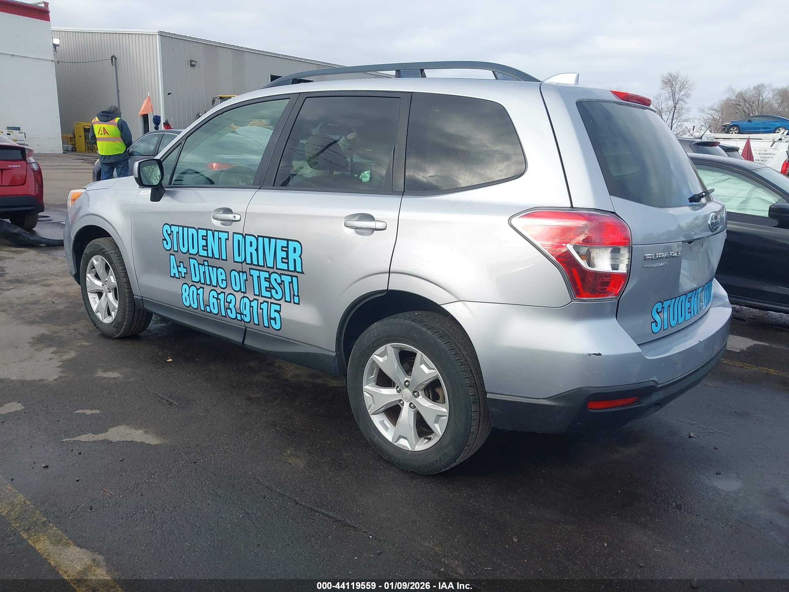 SUBARU FORESTER image 3