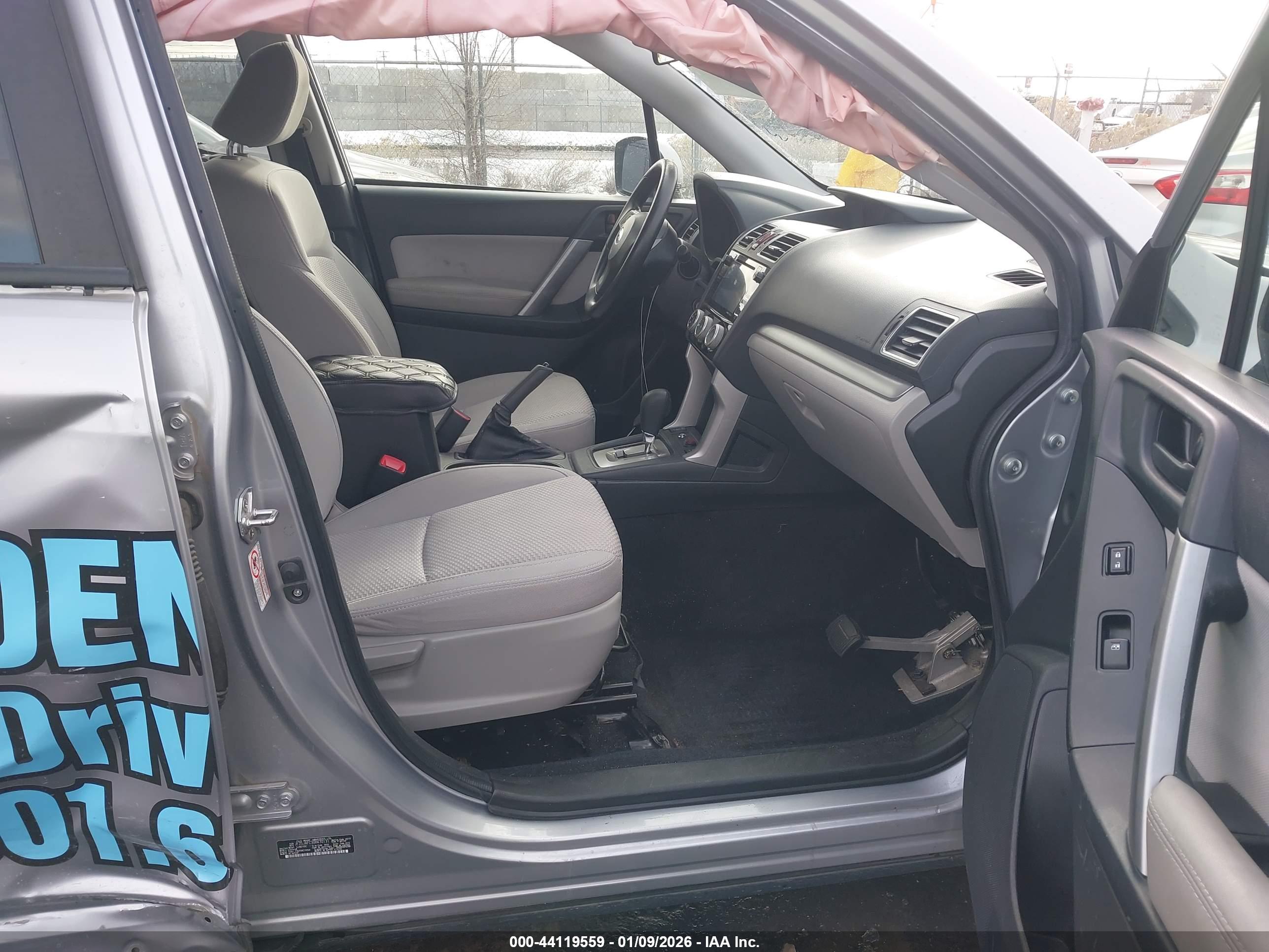 SUBARU FORESTER image 5