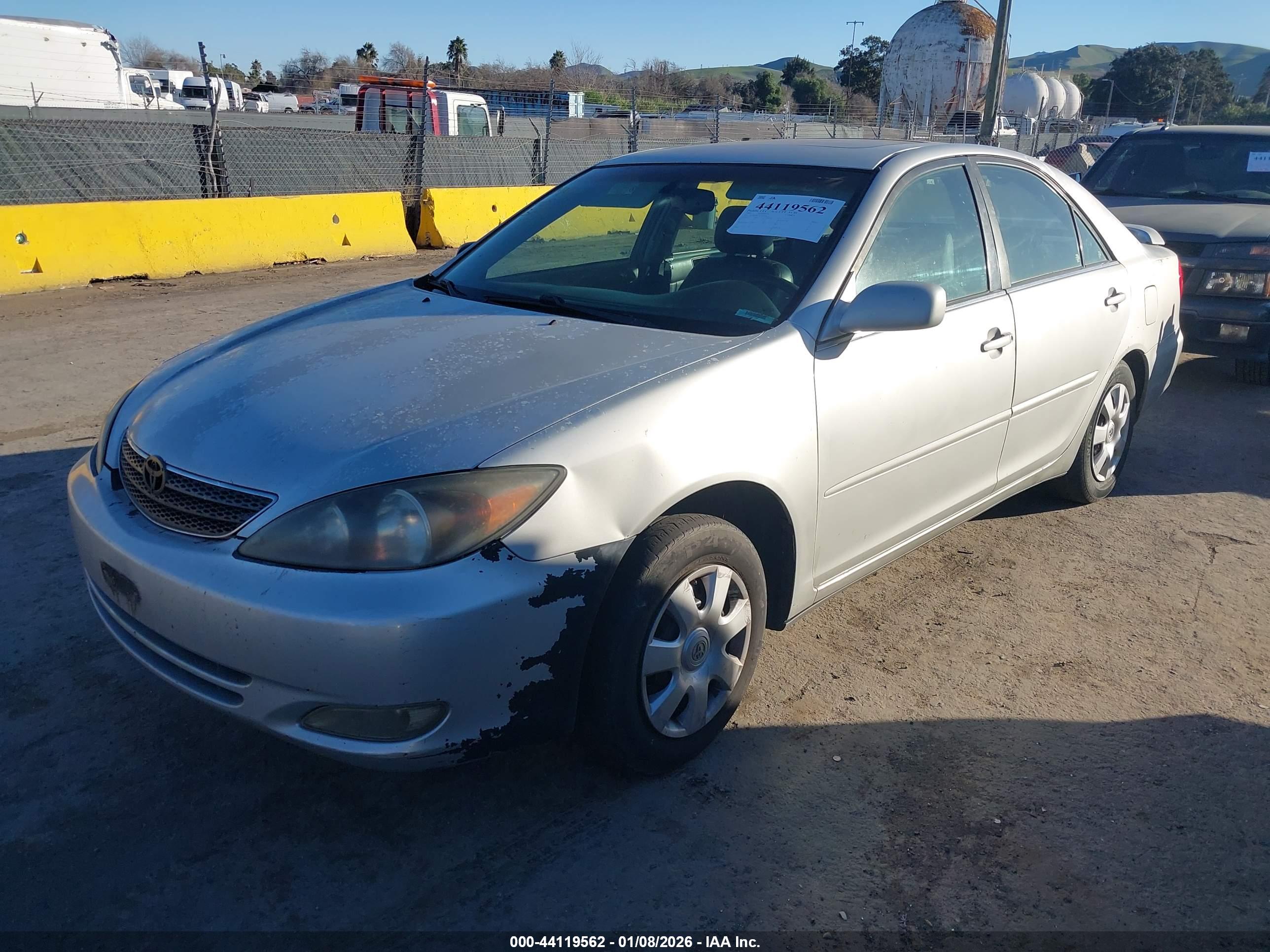 TOYOTA CAMRY image 2
