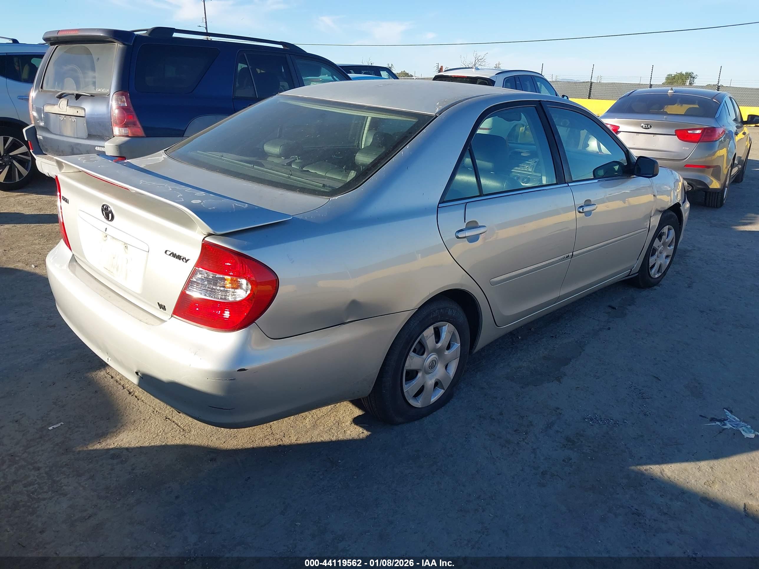 TOYOTA CAMRY image 4