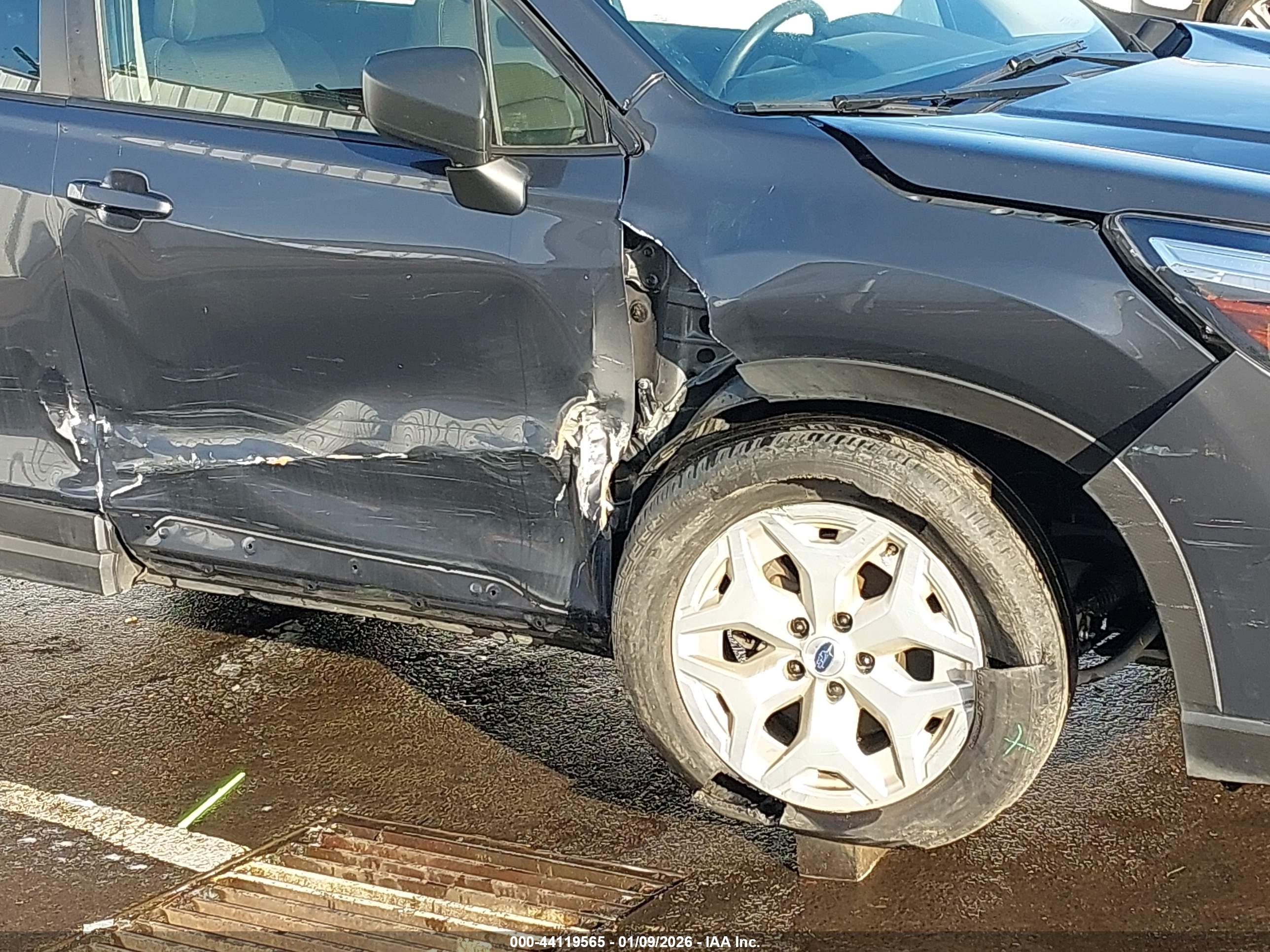 SUBARU FORESTER image 6