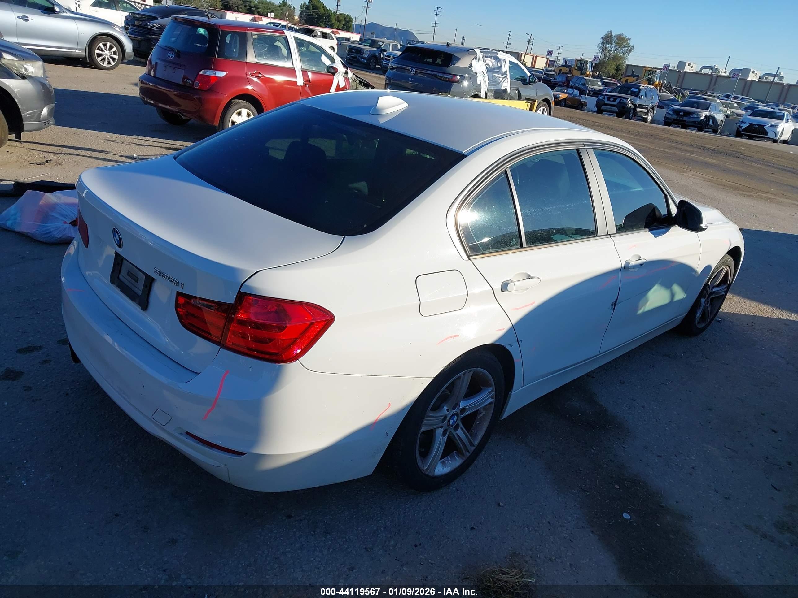 BMW 328I image 4
