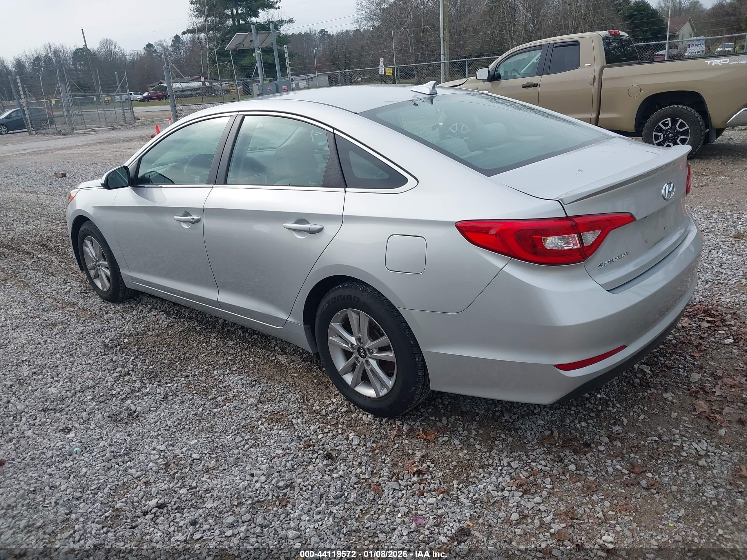 HYUNDAI SONATA image 3