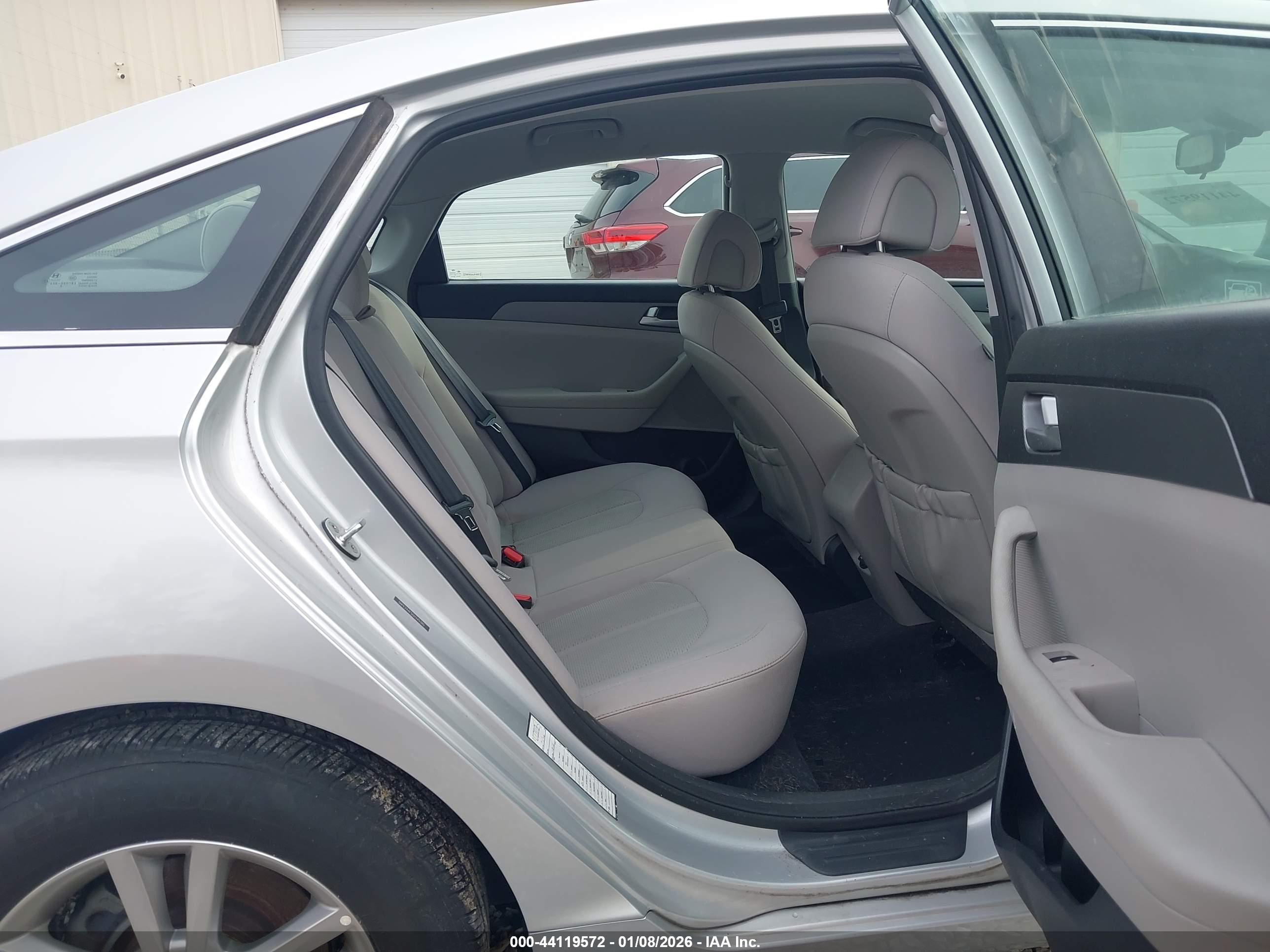 HYUNDAI SONATA image 8