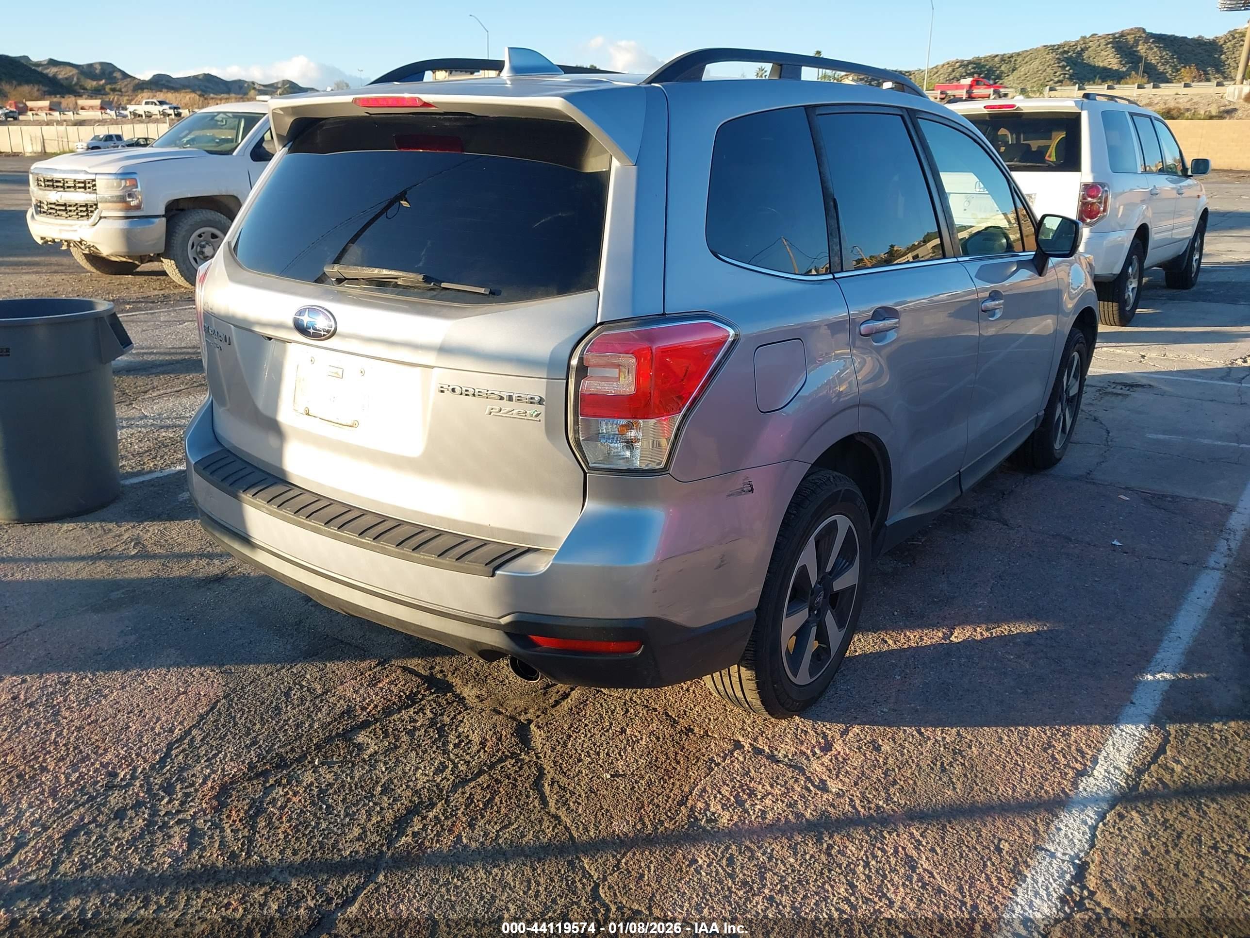 SUBARU FORESTER image 4