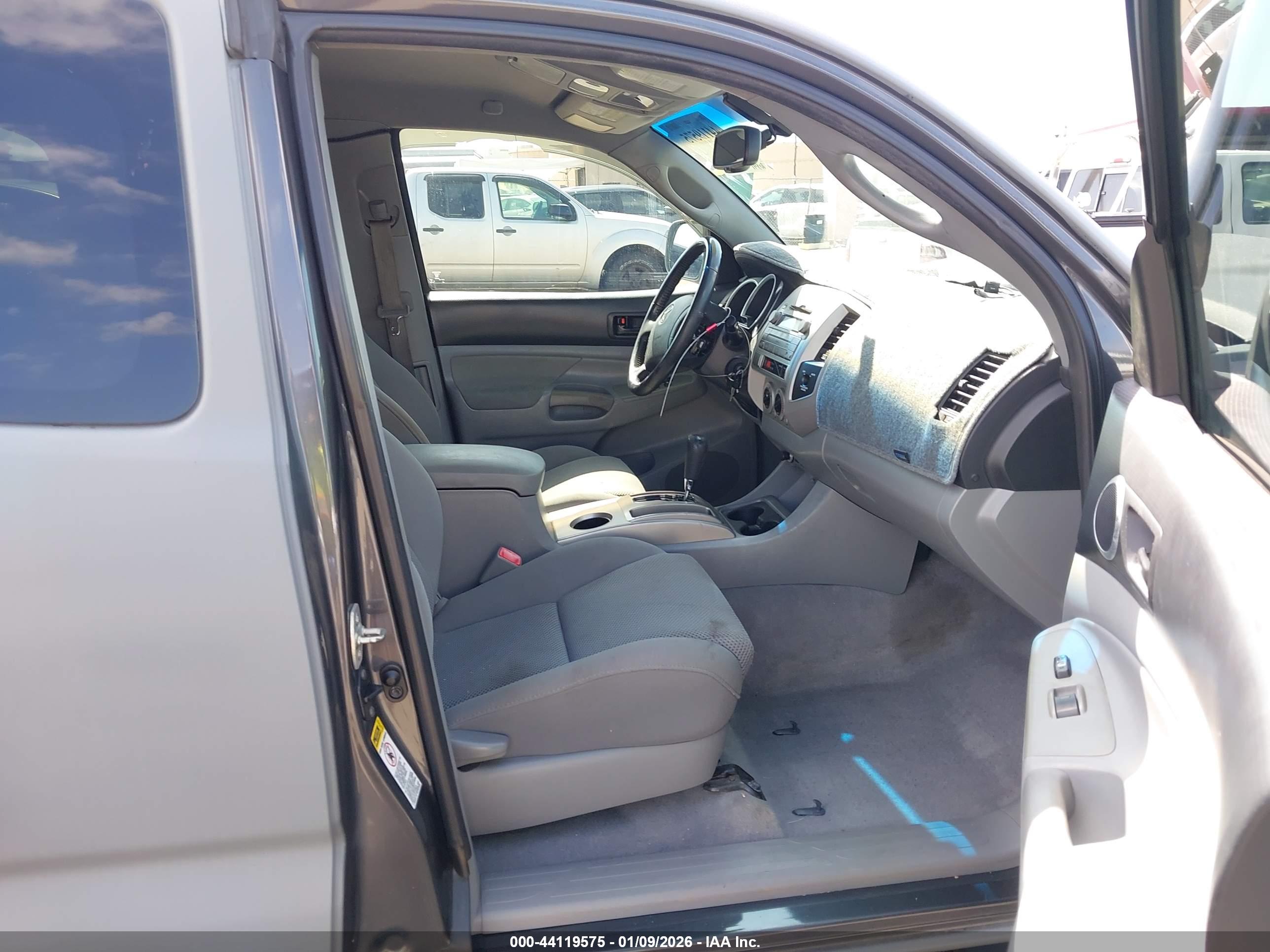 TOYOTA TACOMA image 5