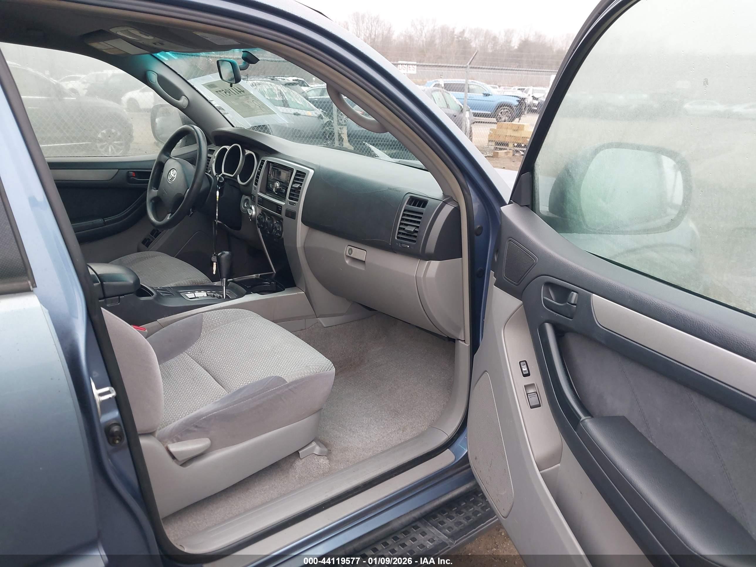 TOYOTA 4RUNNER image 5