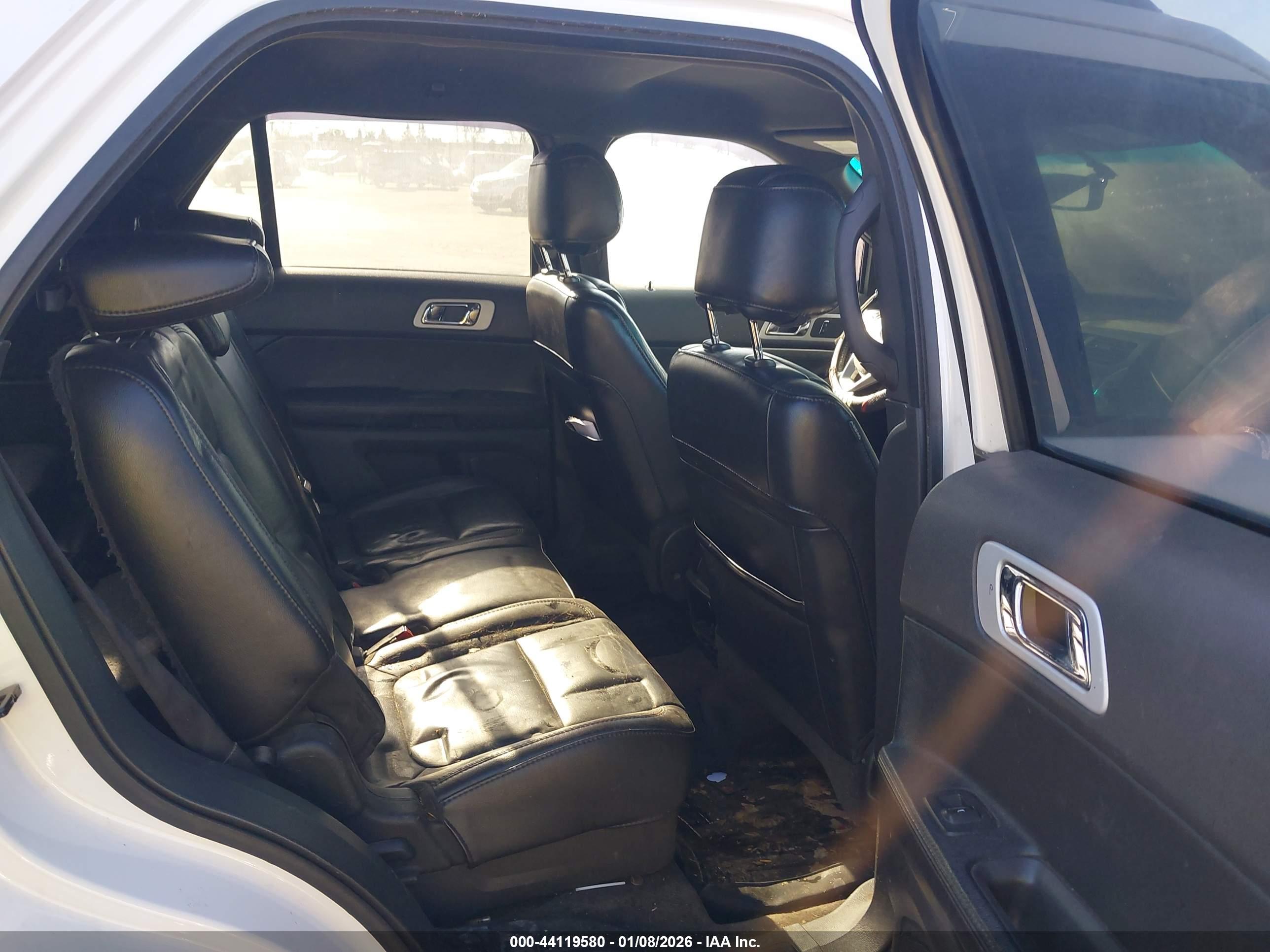 FORD EXPLORER image 8