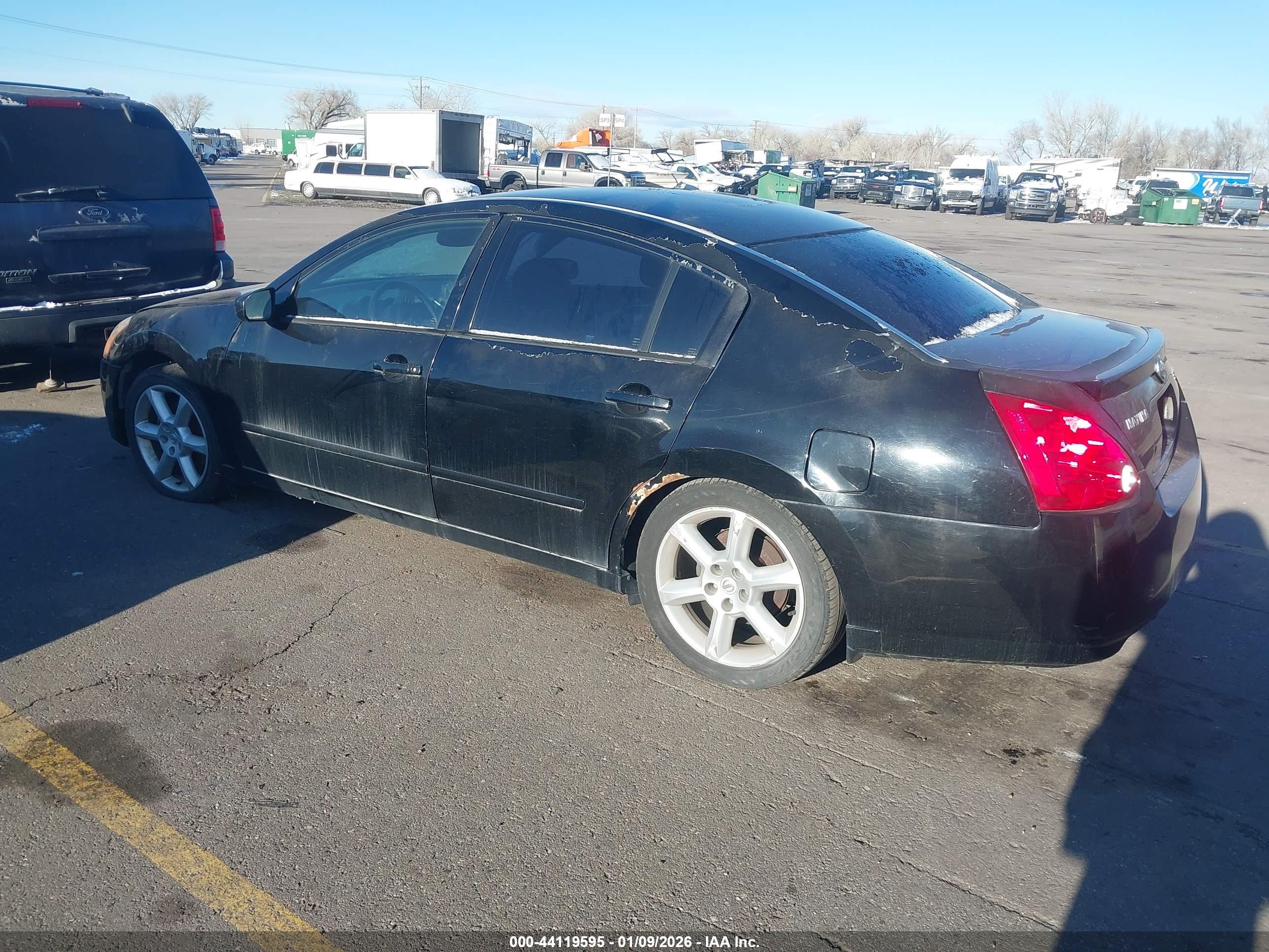 NISSAN MAXIMA image 3