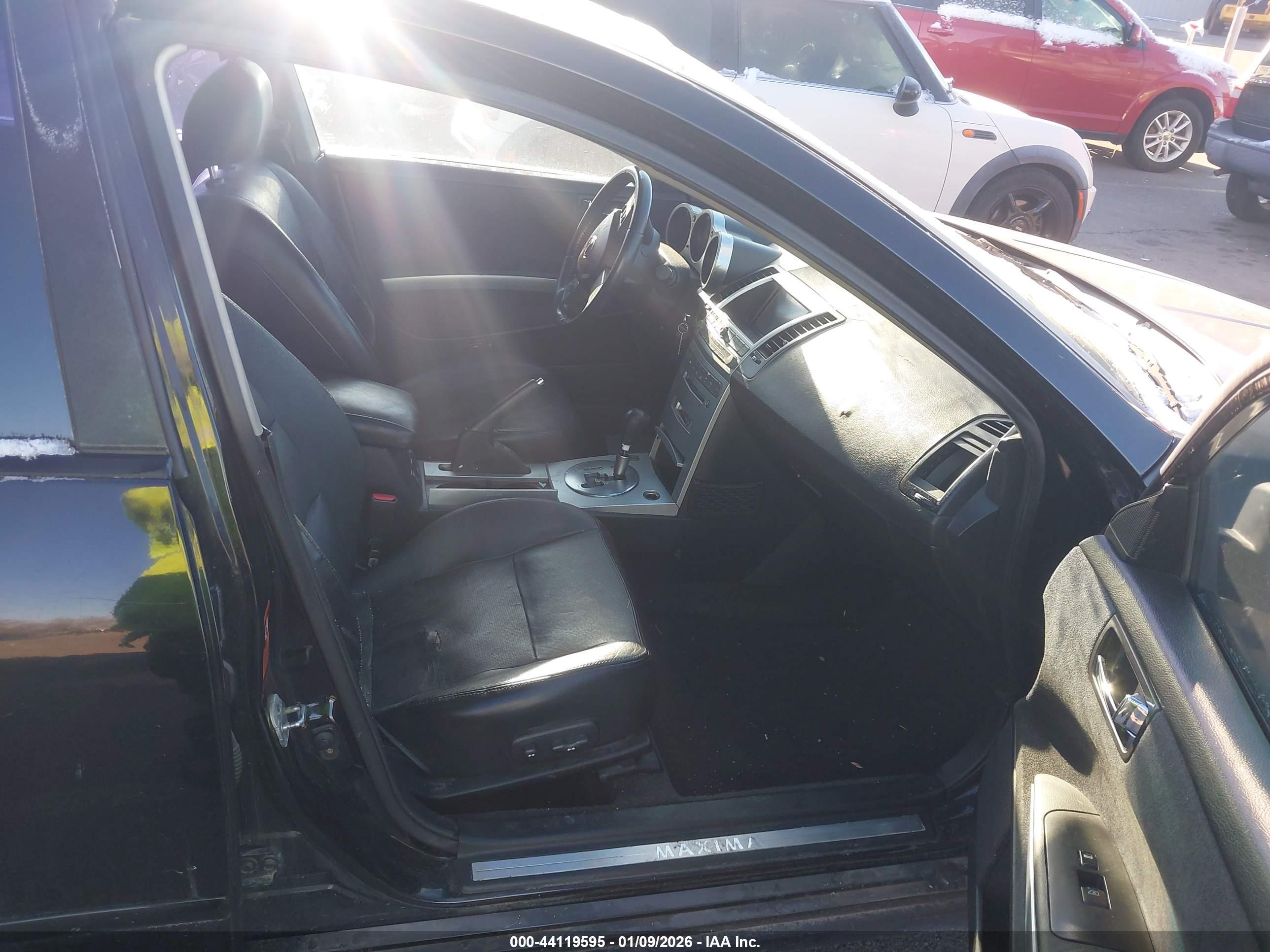 NISSAN MAXIMA image 5