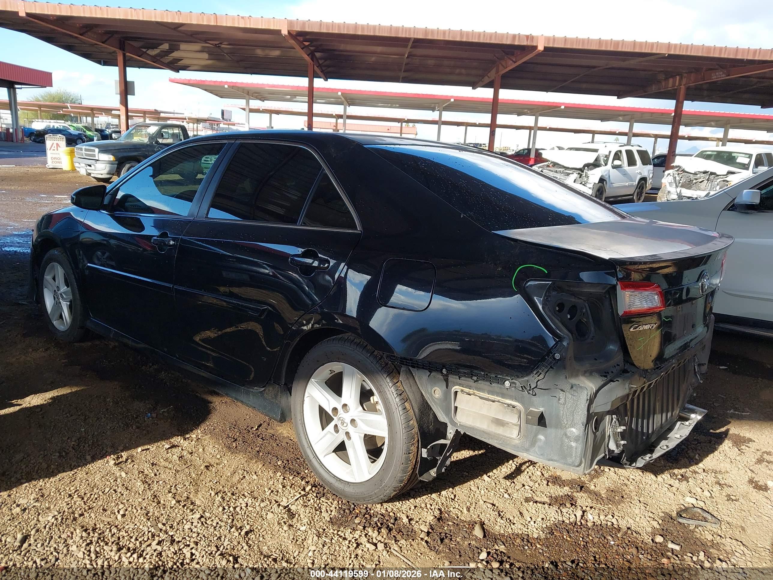 TOYOTA CAMRY image 3