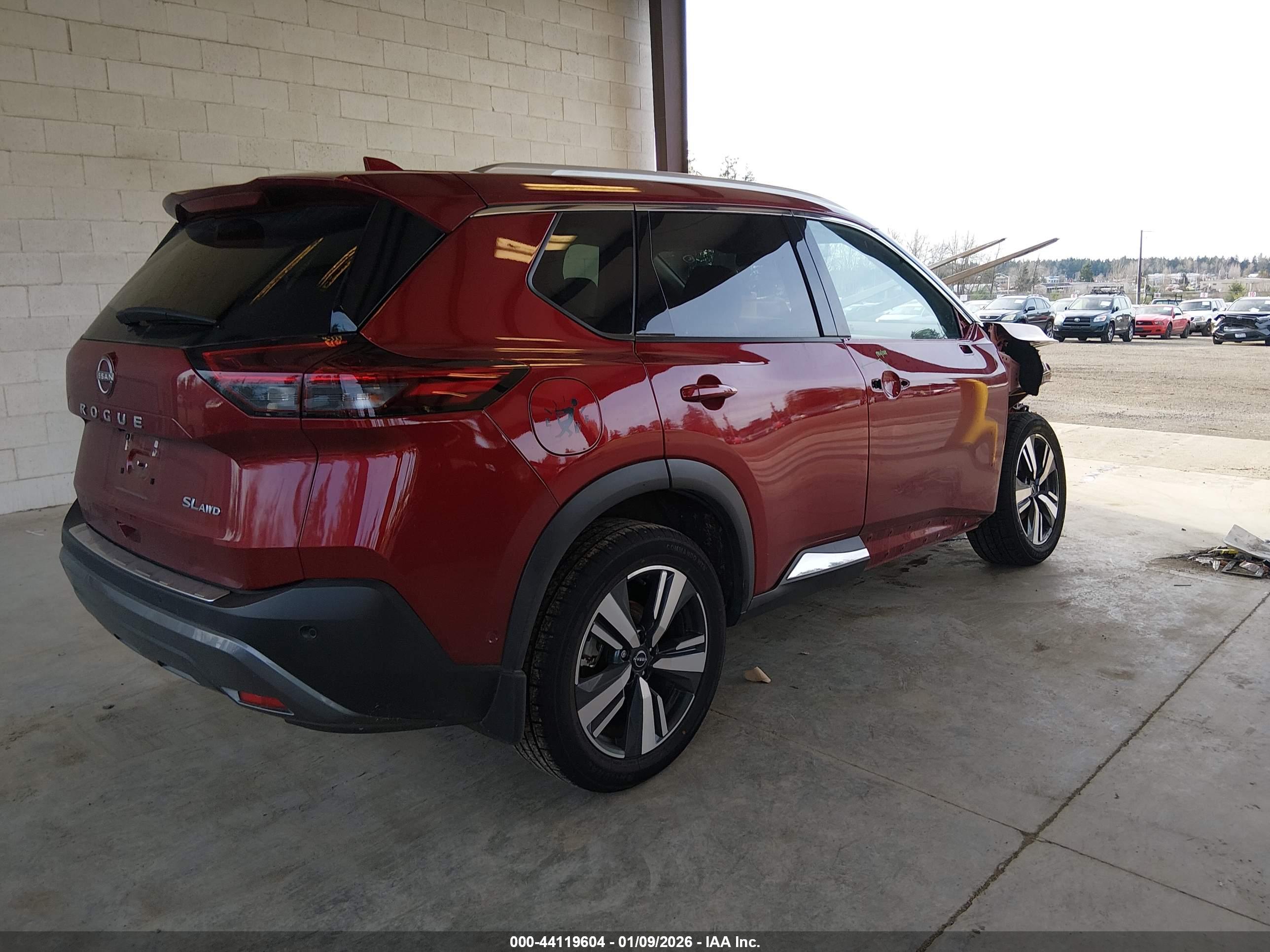 NISSAN ROGUE image 4