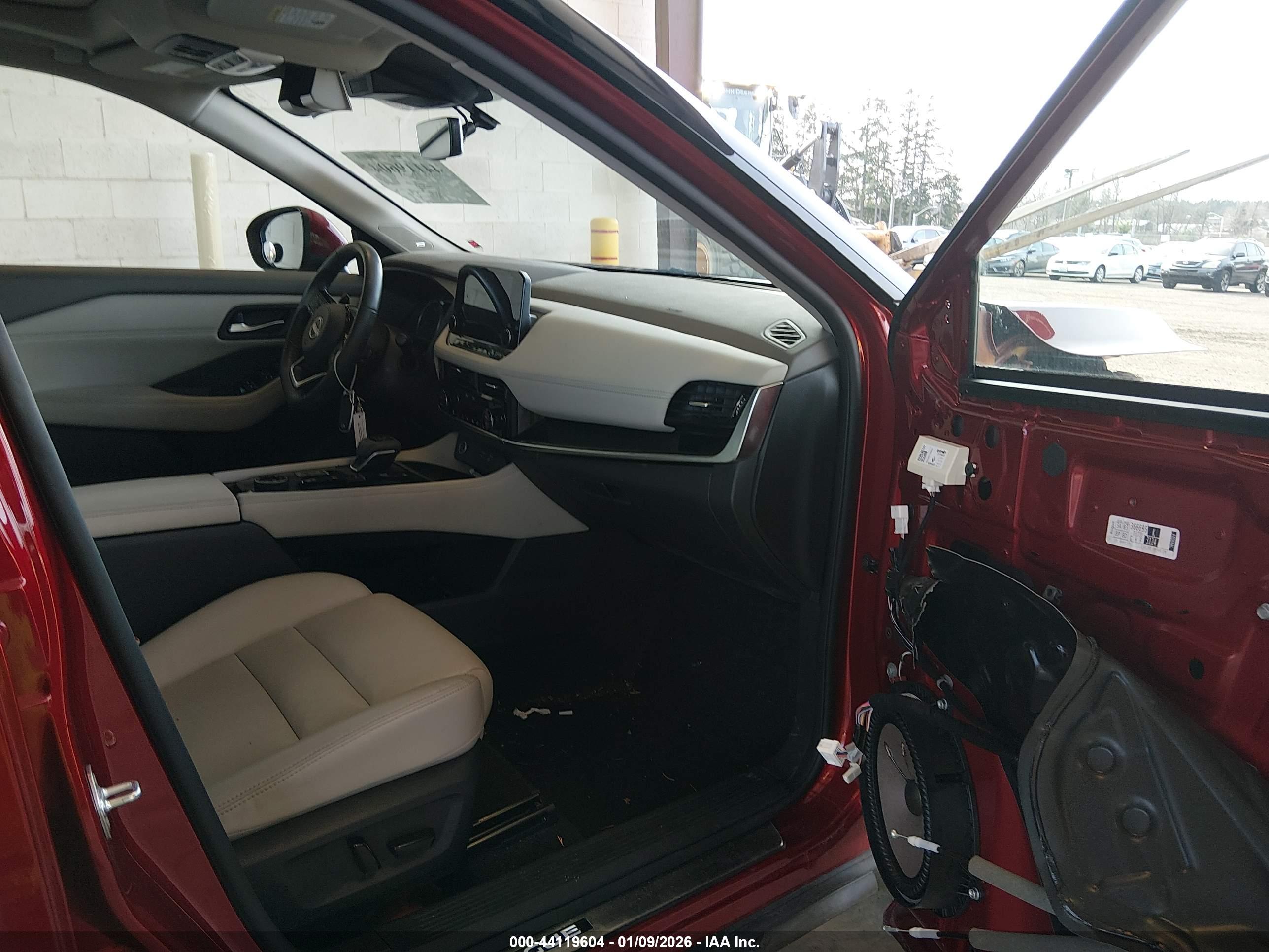 NISSAN ROGUE image 5