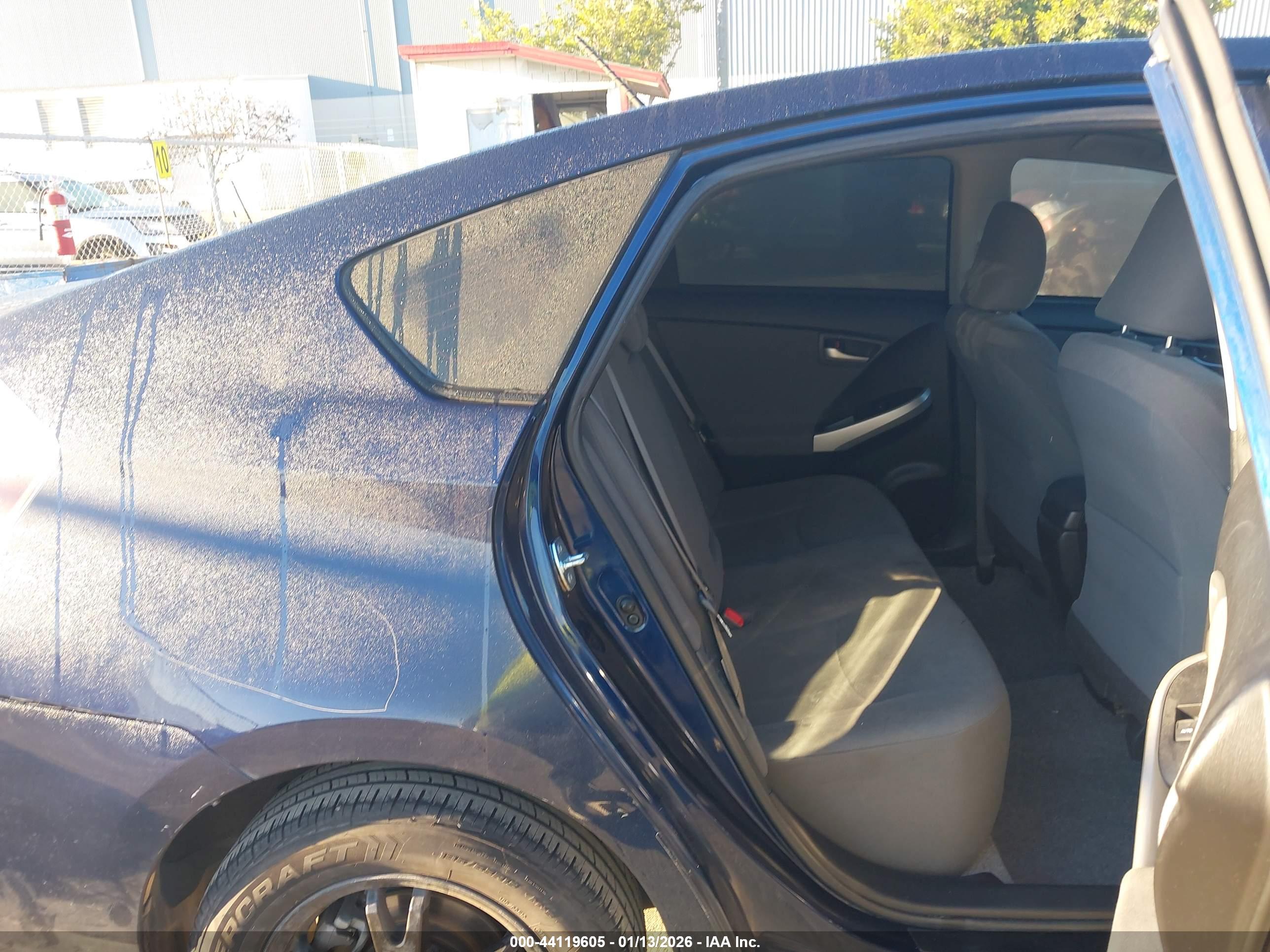 TOYOTA PRIUS image 8