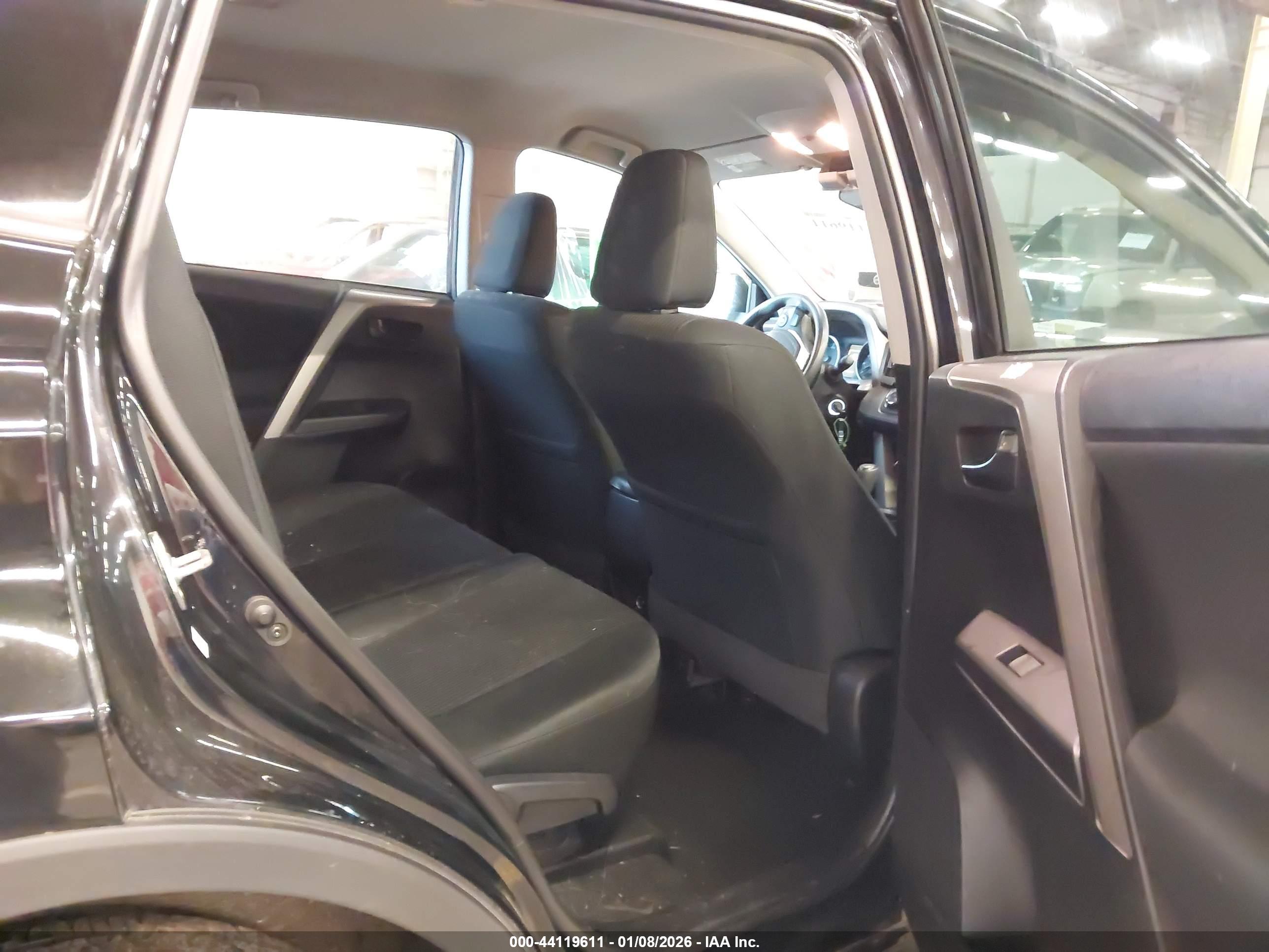 TOYOTA RAV4 image 8