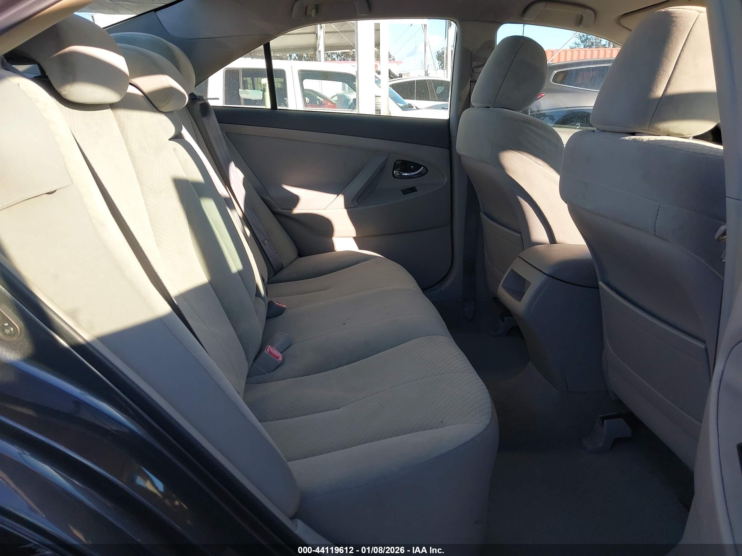 TOYOTA CAMRY image 8