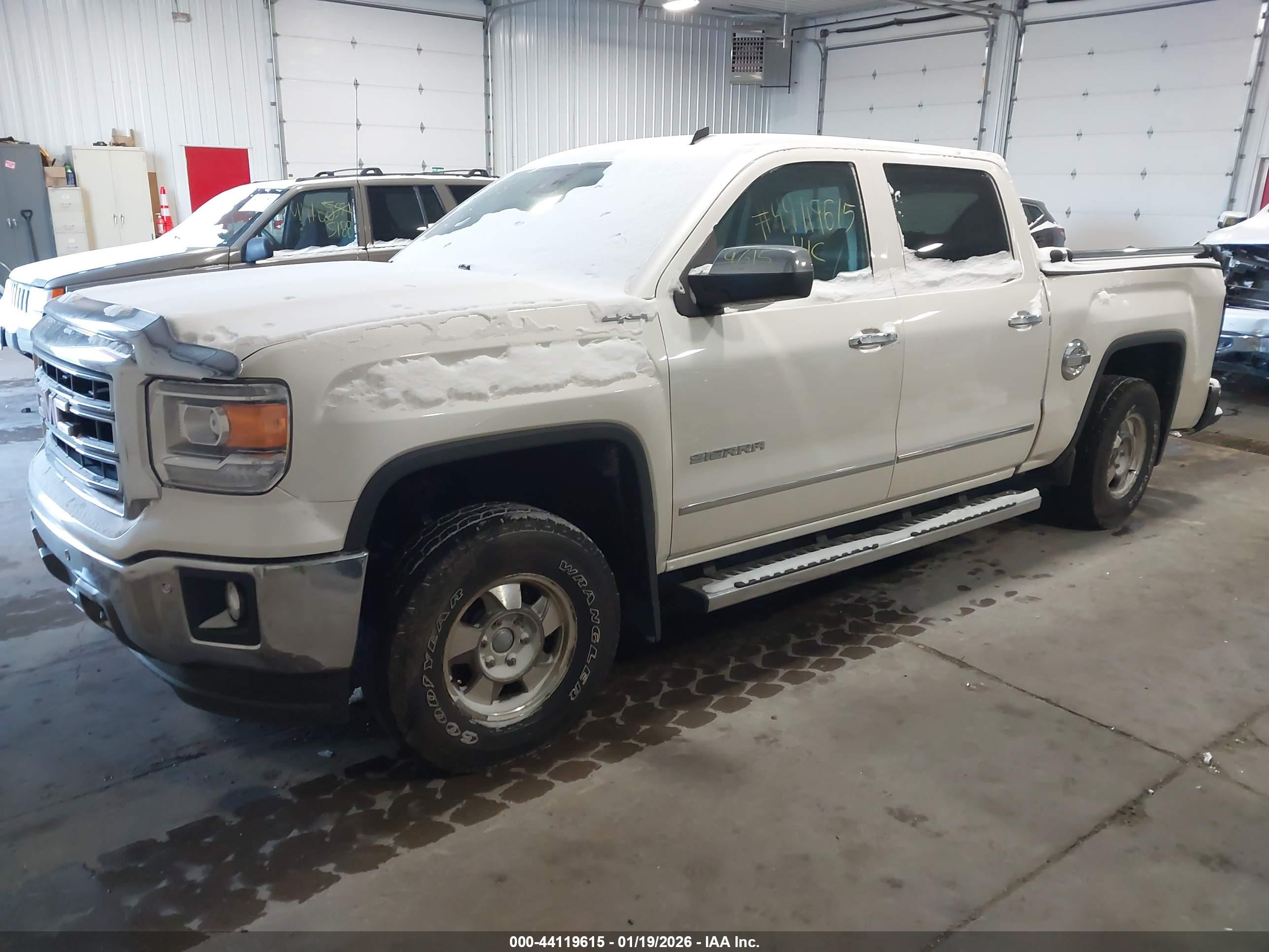 GMC SIERRA image 2
