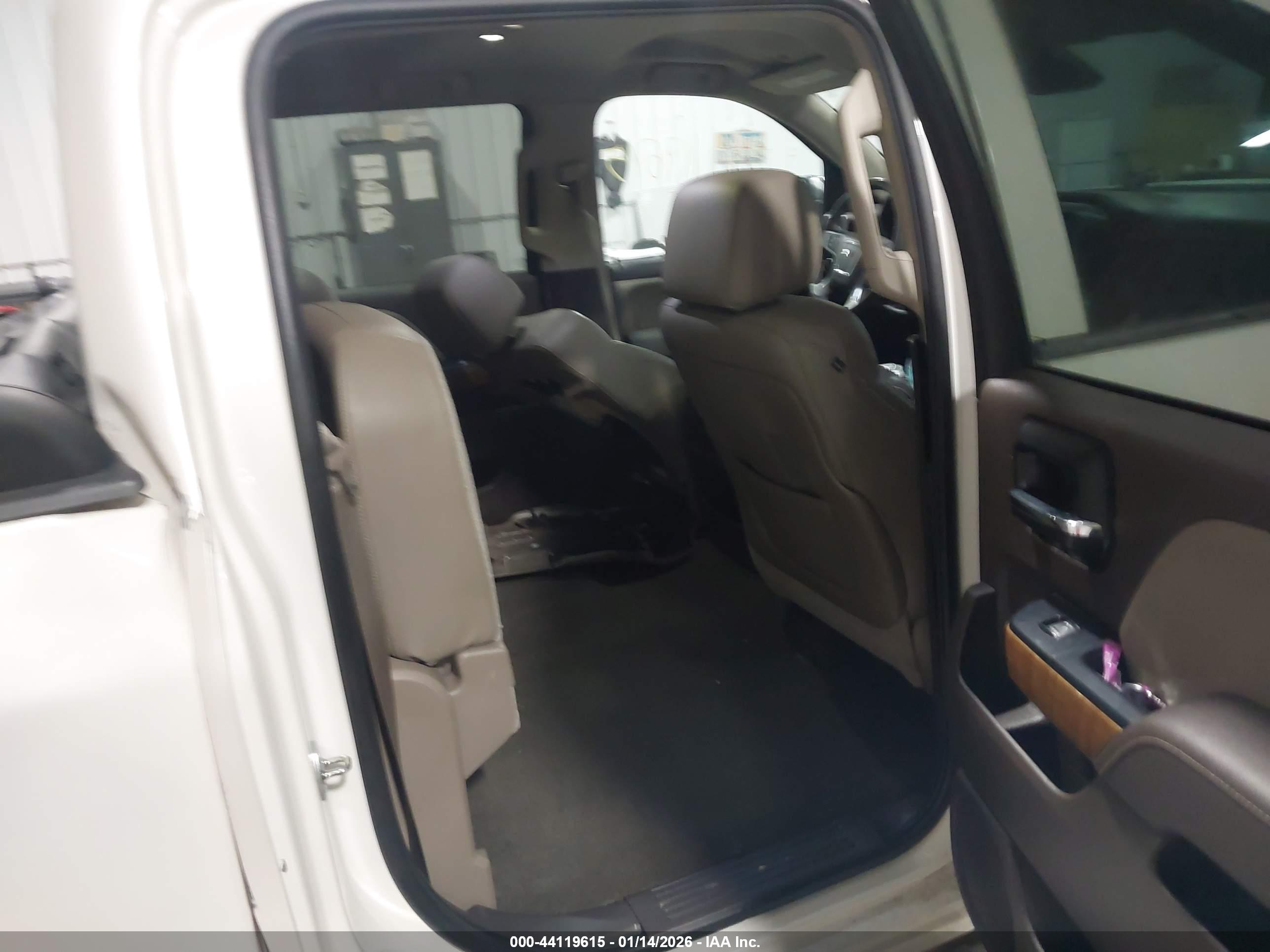 GMC SIERRA image 8