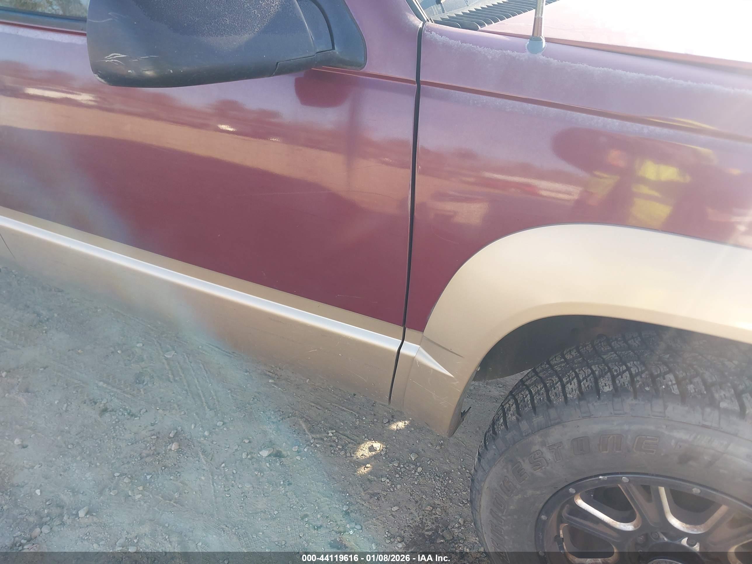 CHEVROLET SUBURBAN image 6