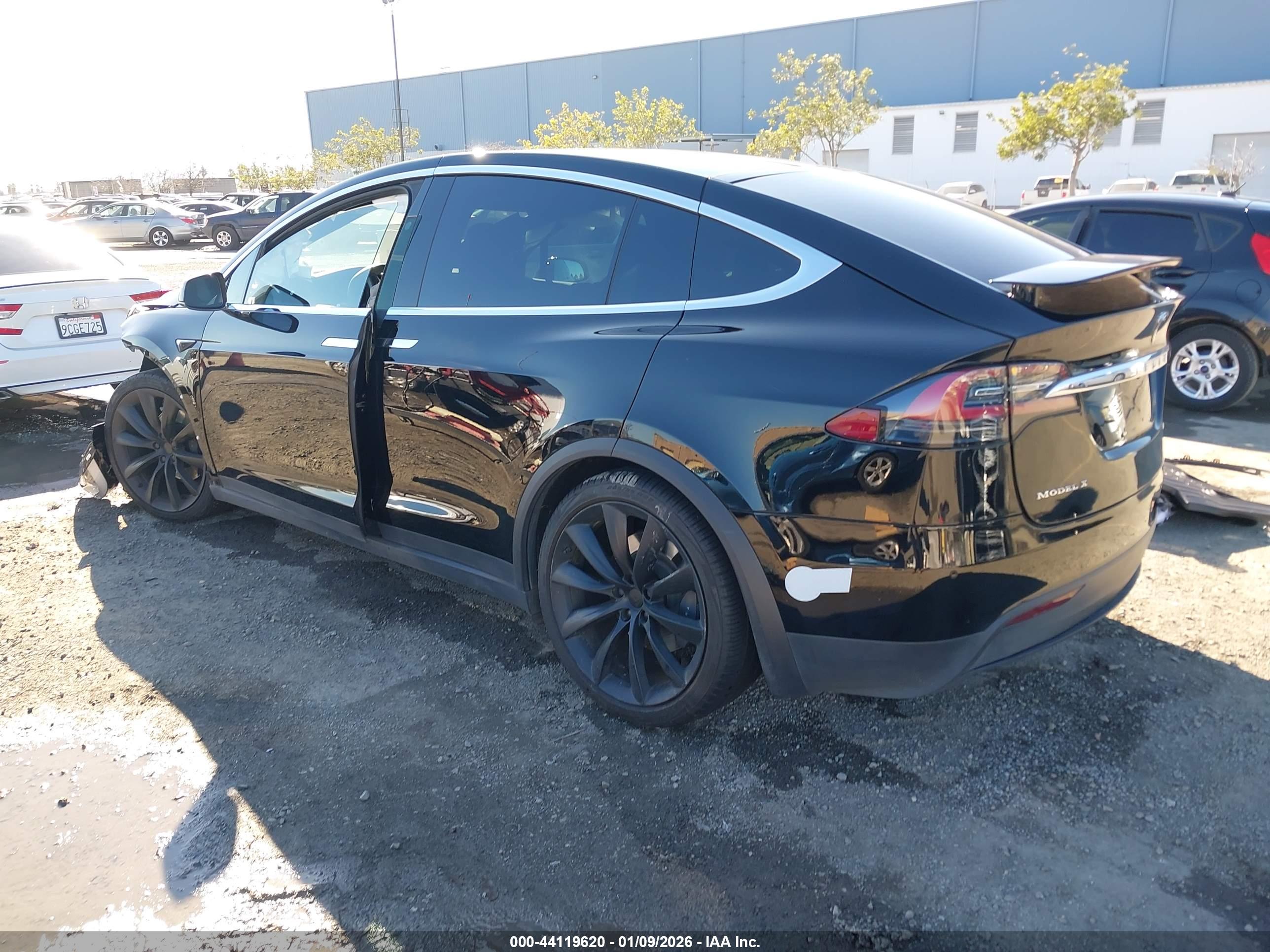 TESLA MODEL image 3