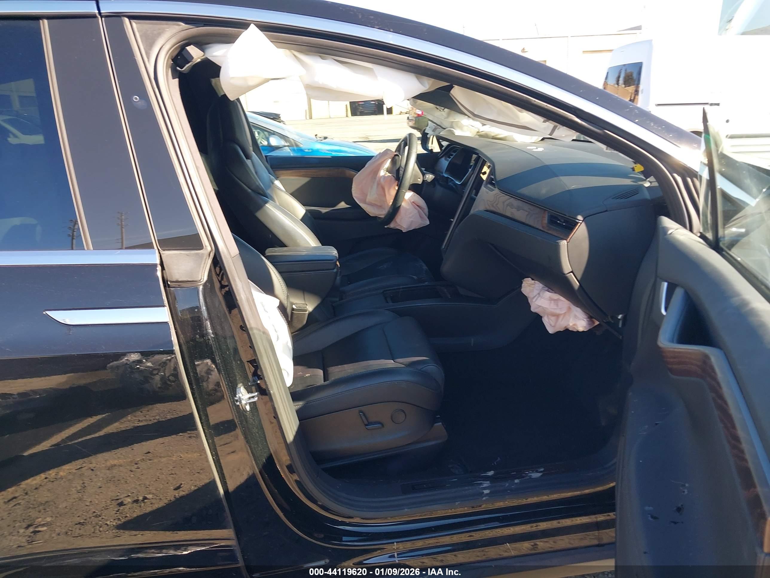 TESLA MODEL image 5