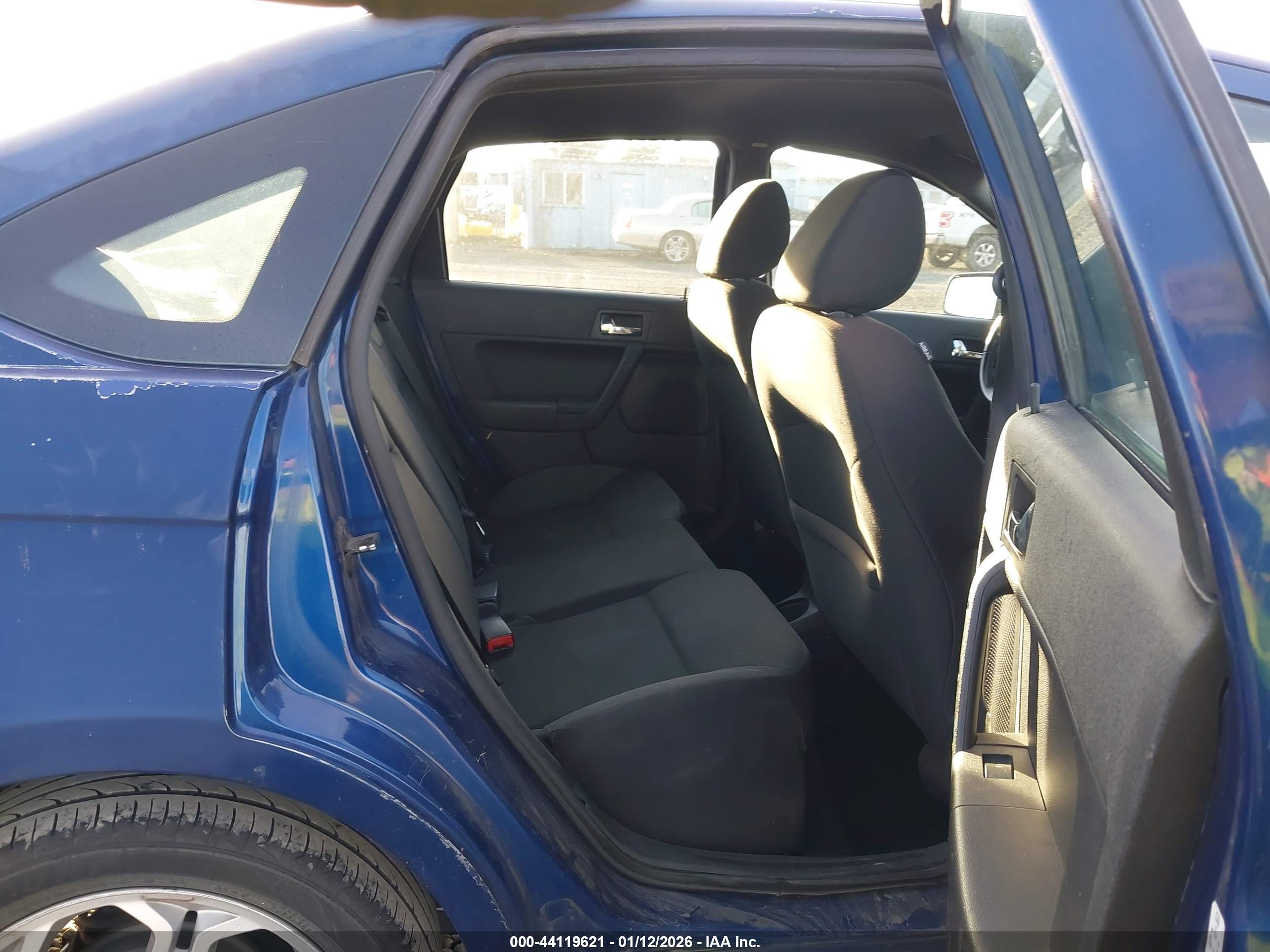 FORD FOCUS image 8