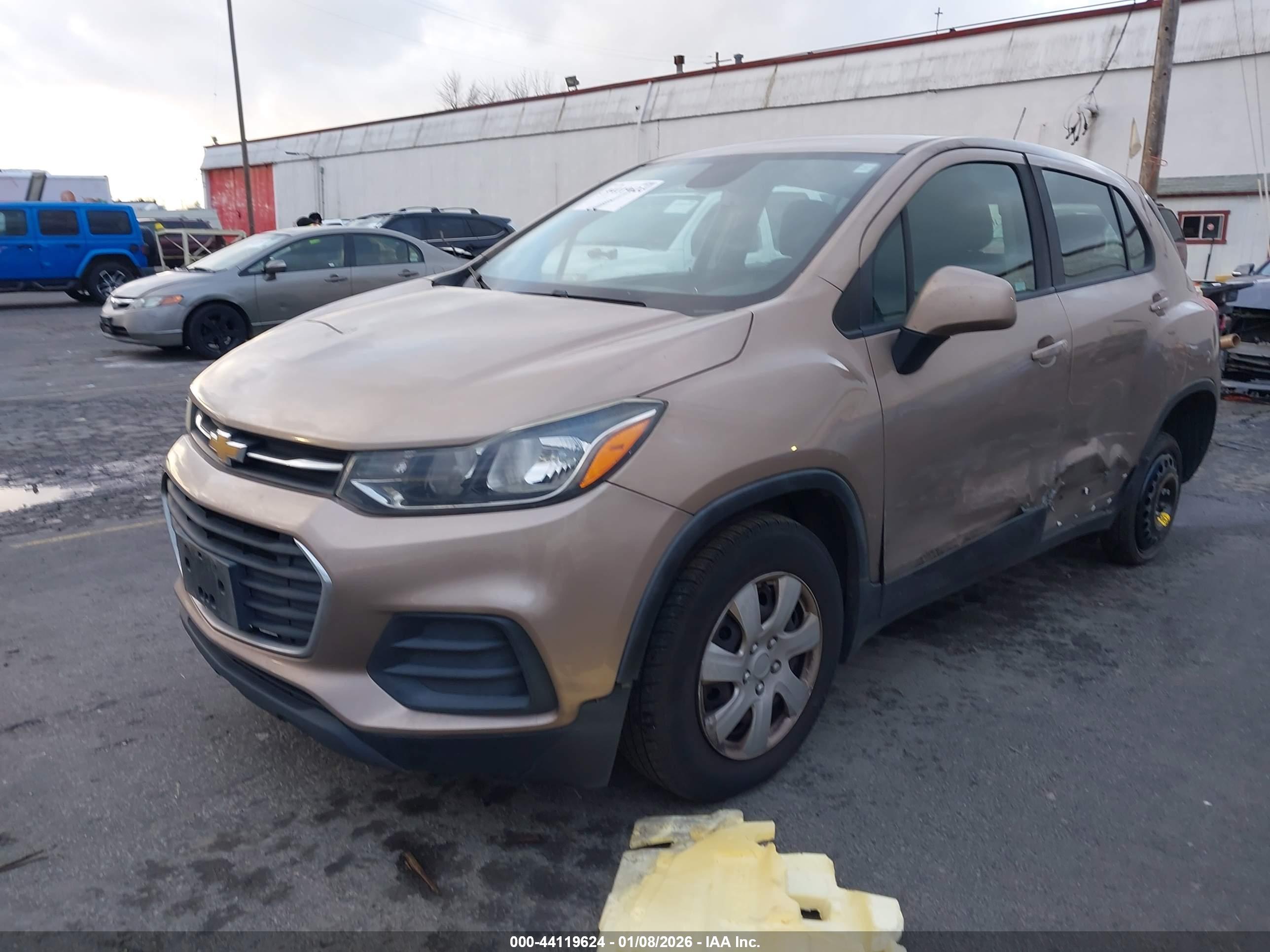 CHEVROLET TRAX image 2
