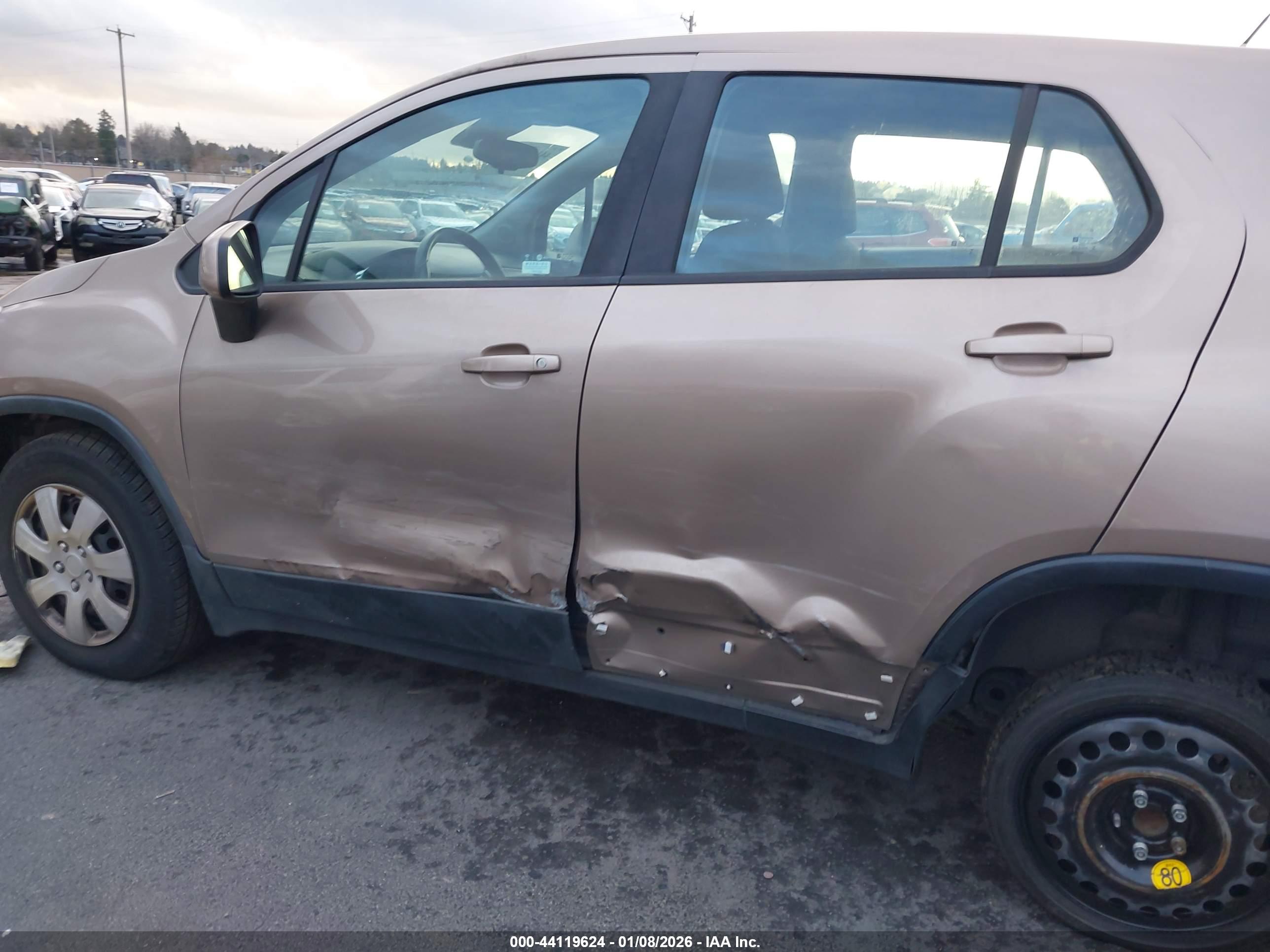 CHEVROLET TRAX image 6