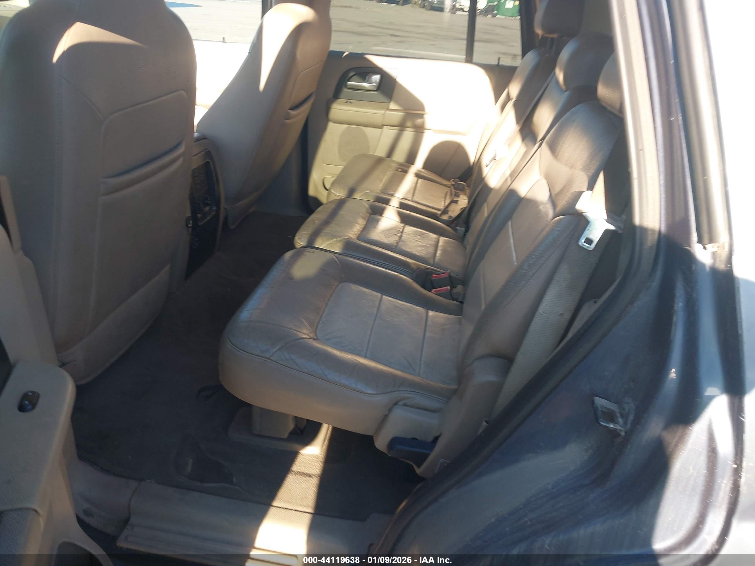 FORD EXPEDITION image 8