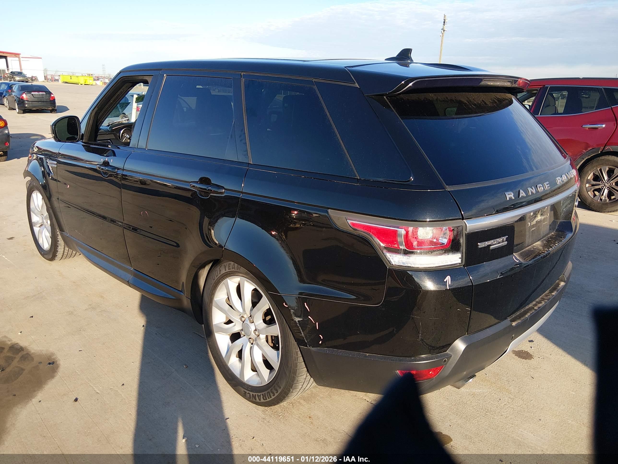 LAND ROVER image 3