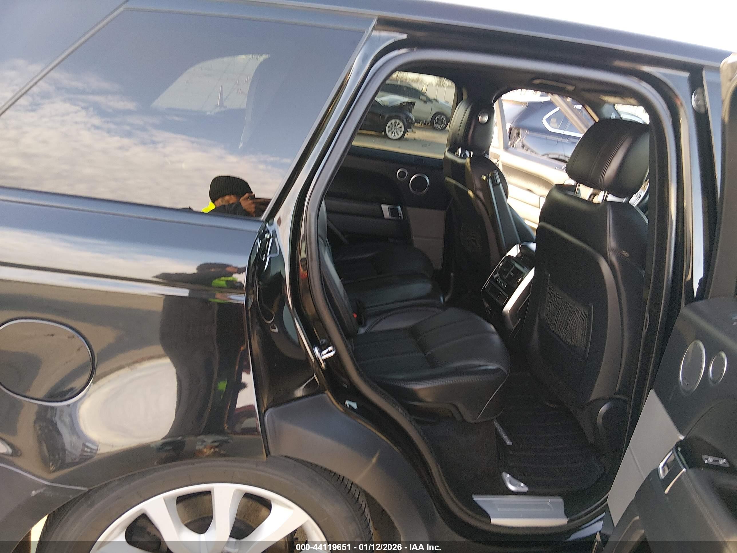 LAND ROVER image 8