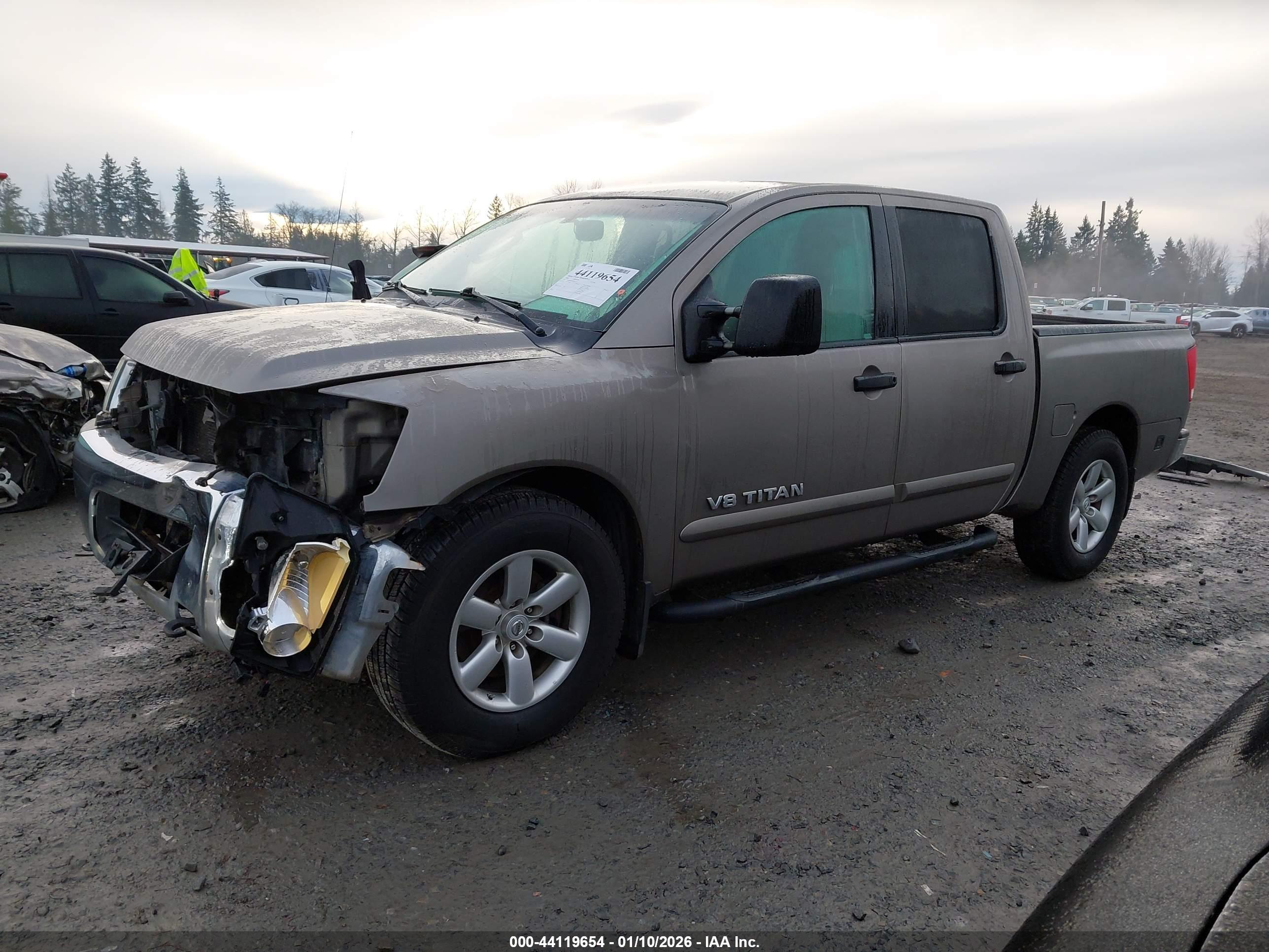 NISSAN TITAN image 2