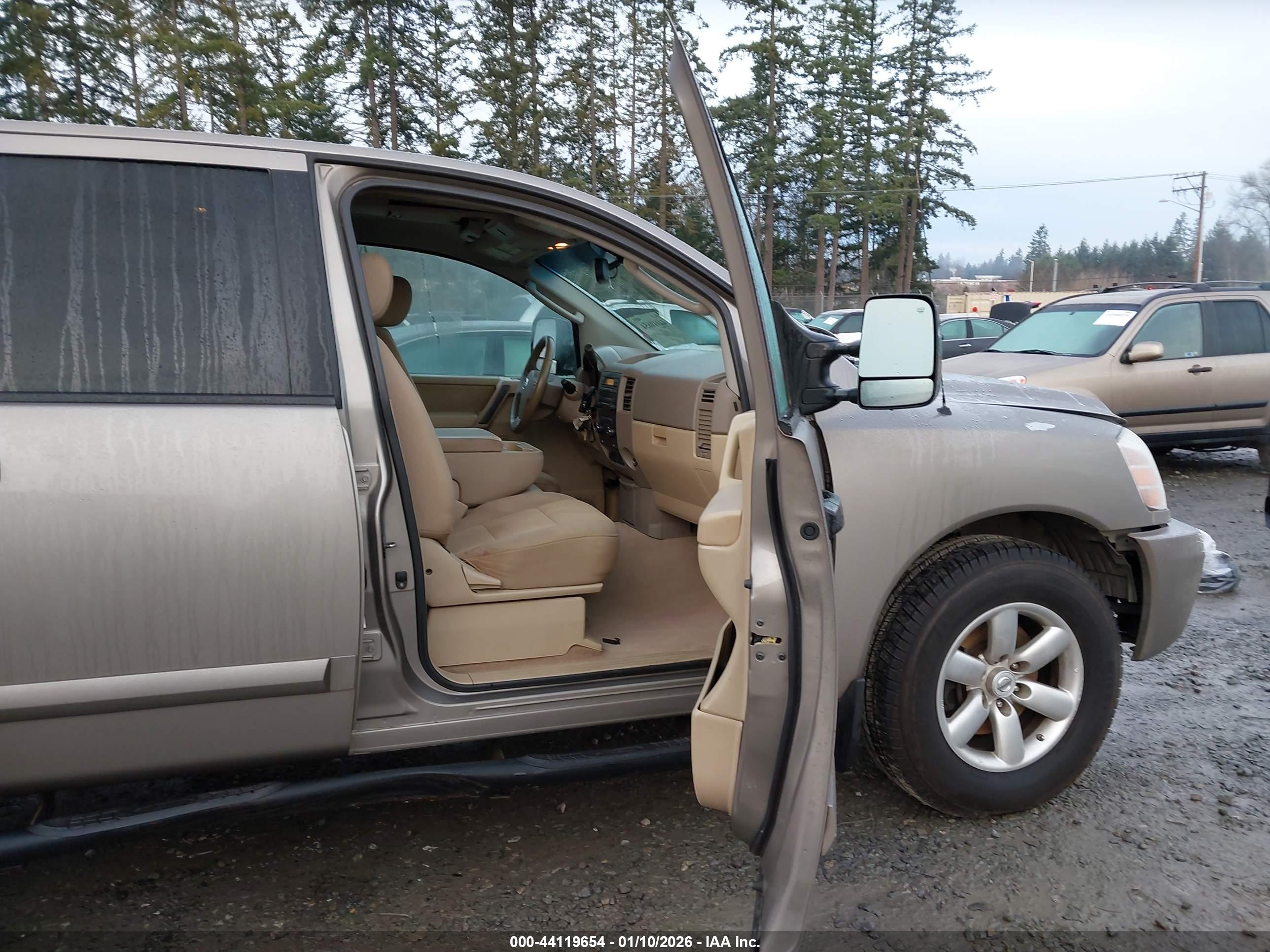 NISSAN TITAN image 5