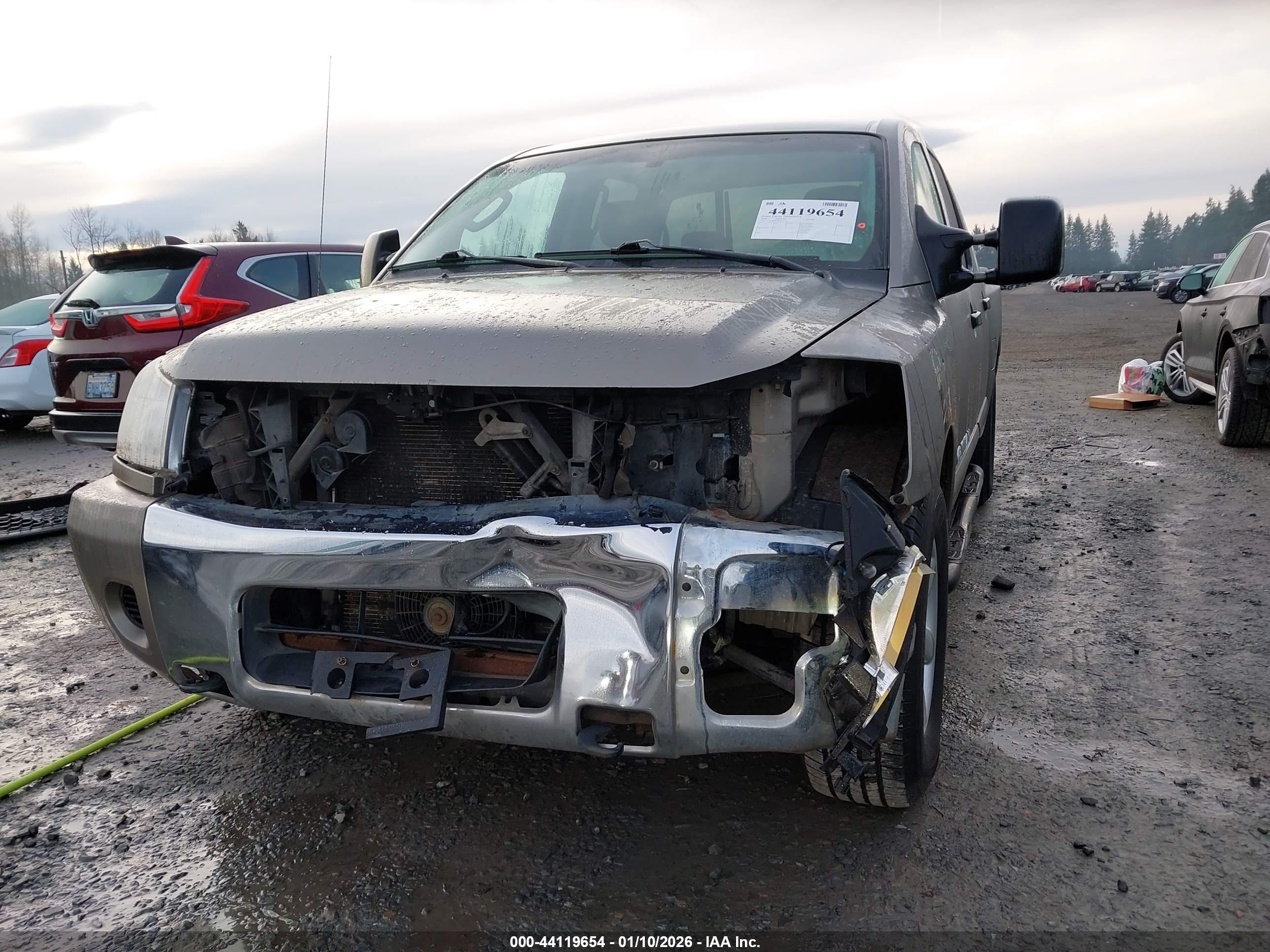 NISSAN TITAN image 6