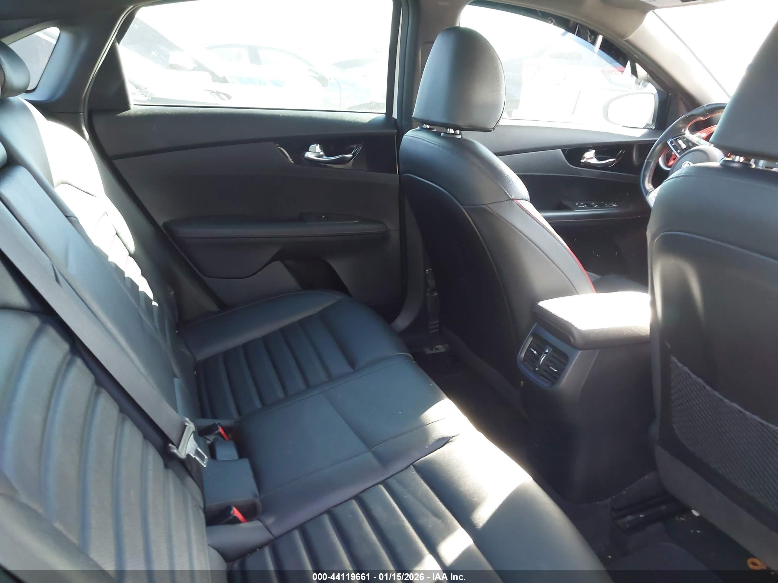 KIA FORTE image 8