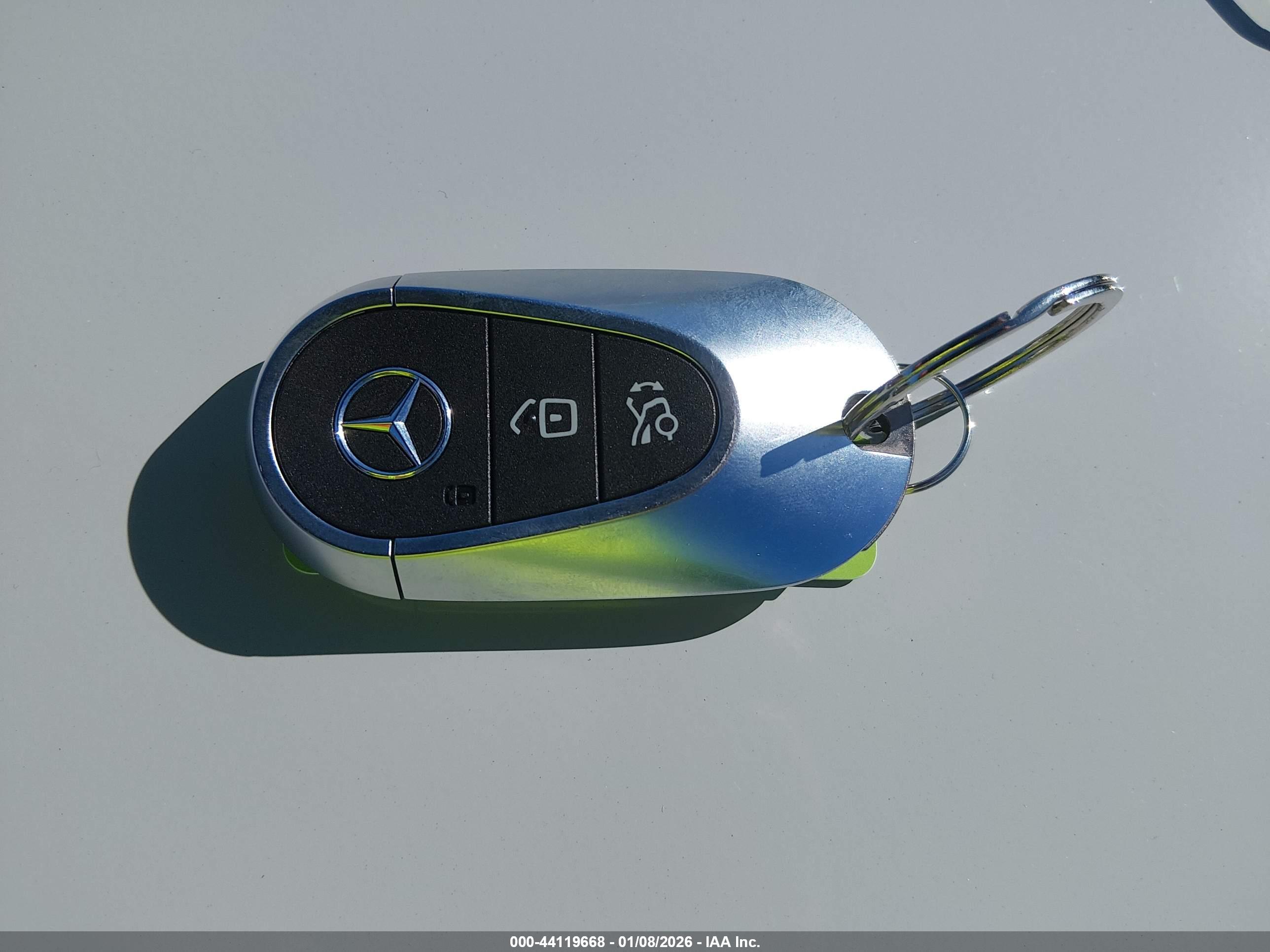 MERCEDES-BENZ E image 11