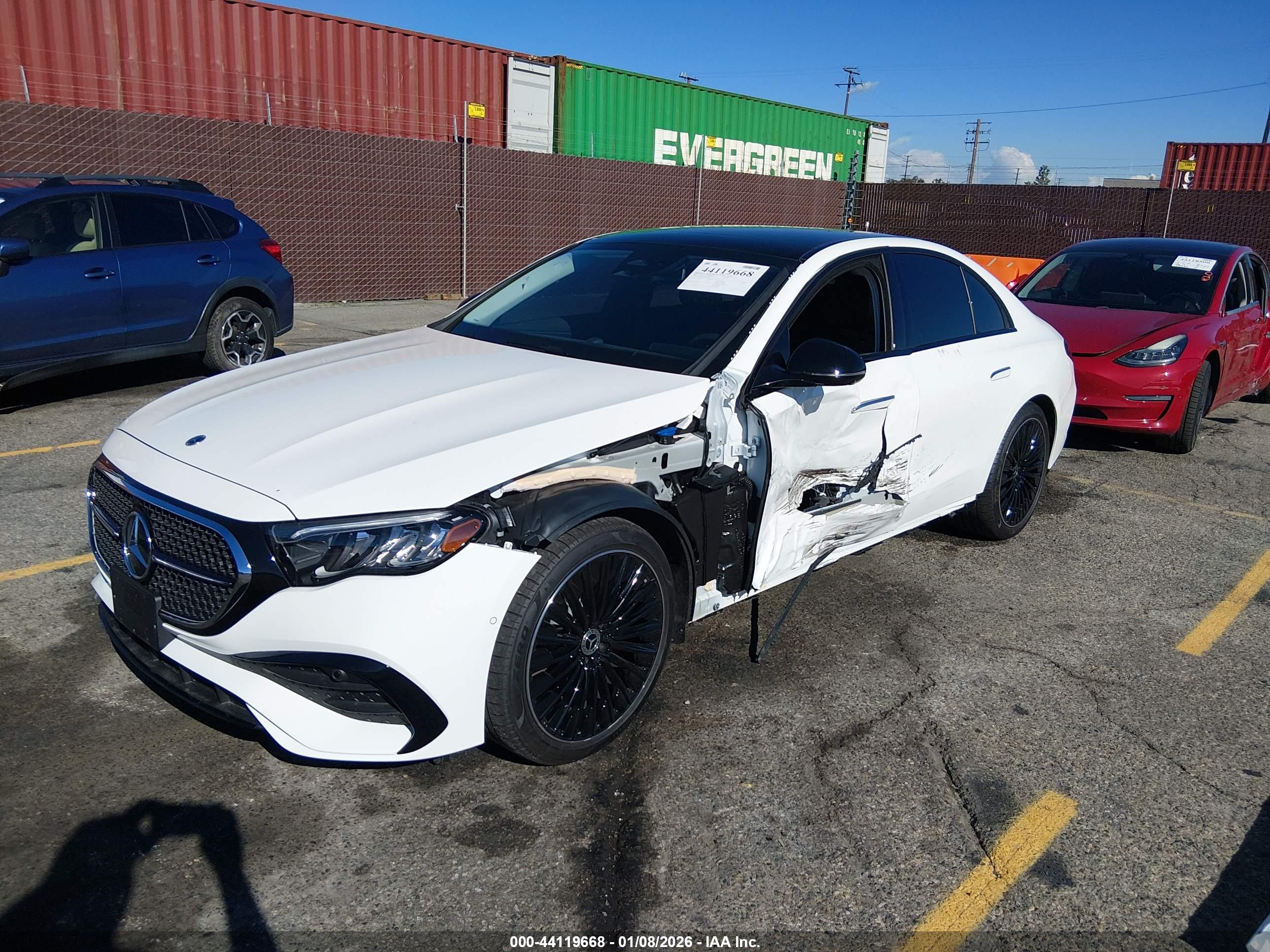 MERCEDES-BENZ E image 2