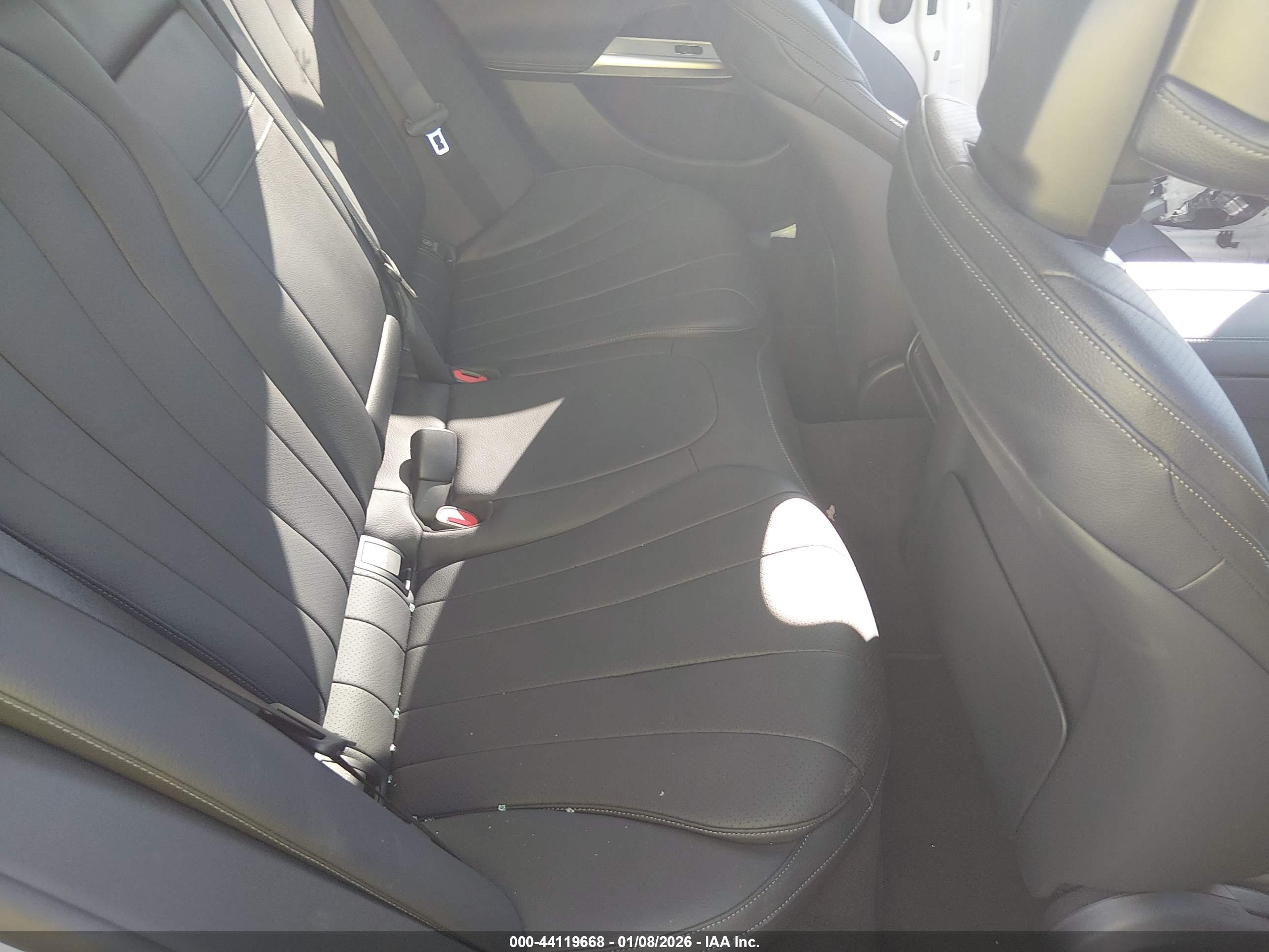MERCEDES-BENZ E image 8