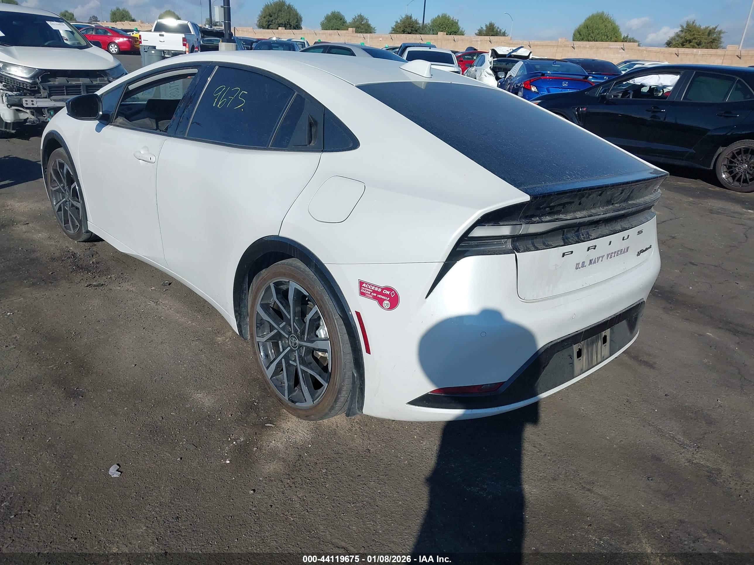 TOYOTA PRIUS image 3